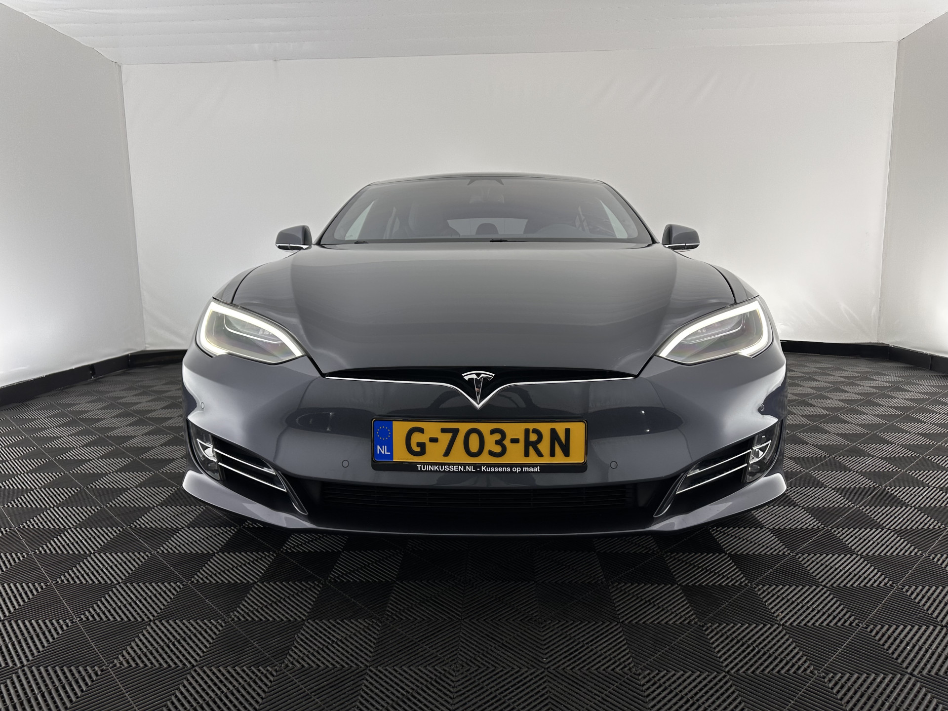 Tesla Model S 75D Base [ 3-Fase-17kW ] (SOH-85%) Aut. *PANO-WINDOW | LEATHER-FABRIC | AIRSUSPENION | FULL-LED | NAVI-FULLMAP | KEYLESS | MEMORY-PACK | HEATED-COMFORTSEATS | DIGI-COCKPIT | CARBON-INLAY | AUTOPILOT | 21"ALU*