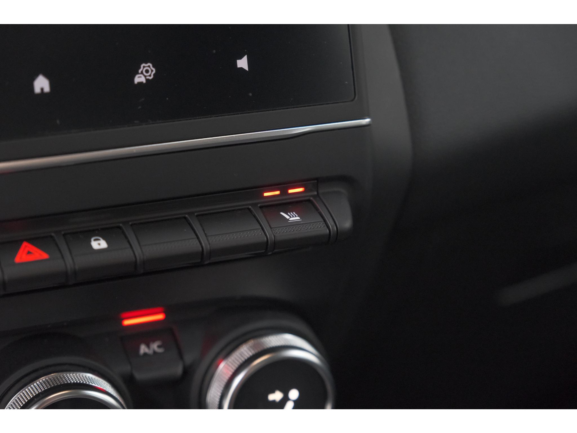 Renault Captur Mild Hybrid 140 EDC Intens | Camera | Navigatie | Parkeersensoren | Stoelverwarming