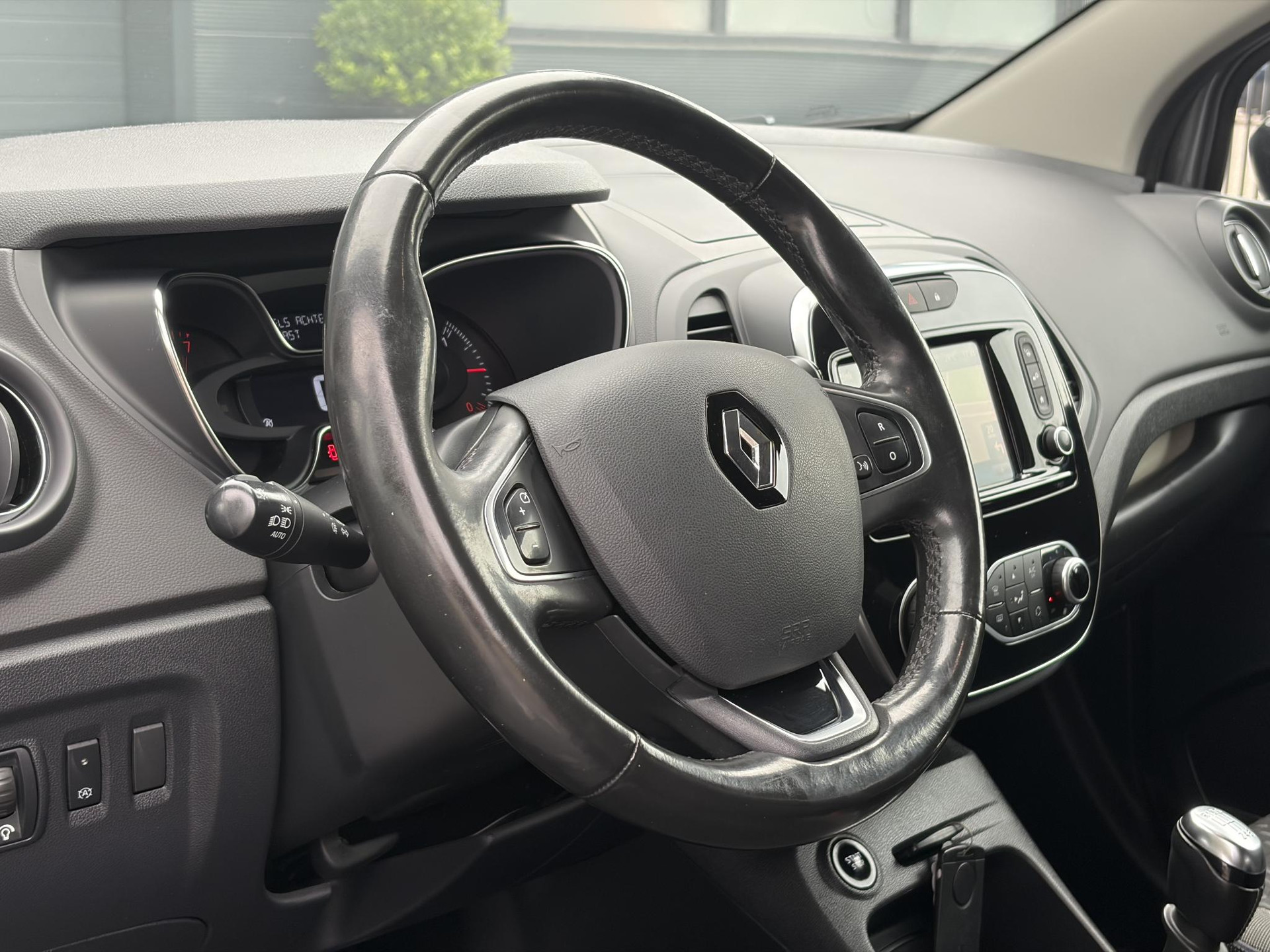 Renault Captur 1.2 TCe Intens 120pk,1e Eigenaar,Camera,Trekhaak,Carplay,Pdc,Clima,Cruise,Dealer Onderhouden,6 Bak,Lm velgen,Dodehoek,N.A.P,Apk tot 10-2027
