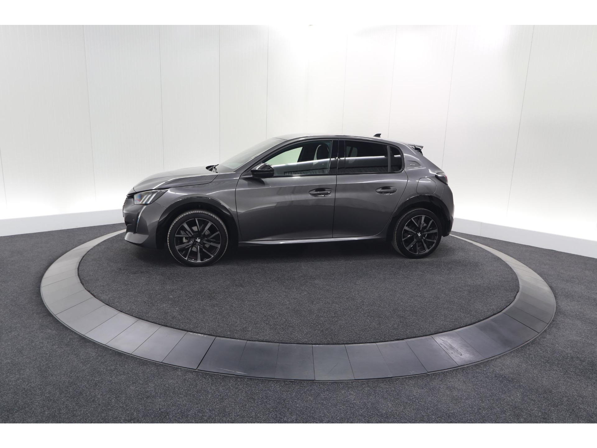 Peugeot 208 PureTech 100 GT | Camera | Adaptieve Cruise Control | Navigatie | Apple Carplay