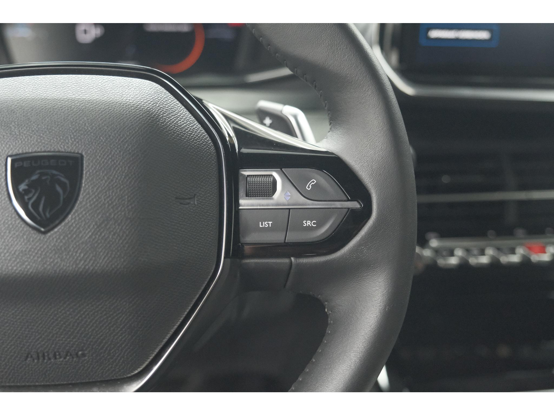 Peugeot 2008 Hybrid 136 e-DCS6 Allure | 360 Camera | Navigatie | Adaptieve Cruise Control | Dodehoekdetectie