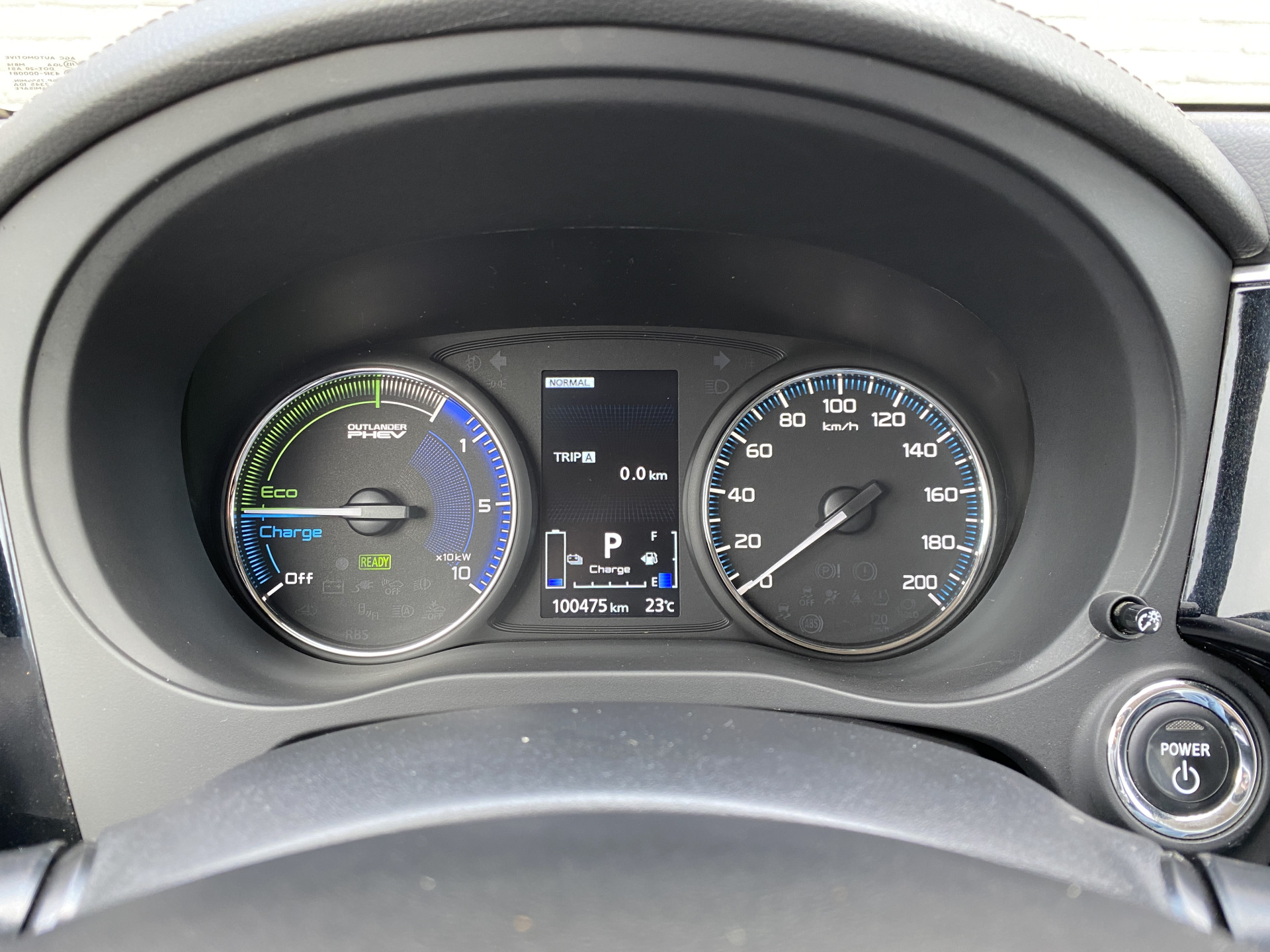 Mitsubishi Outlander 2.4 PHEV Intense+ 4WD 225 pk AUT. | 1e eigenaar | navigatie | trekhaak | elektr. v. stoel | carplay | alcantara