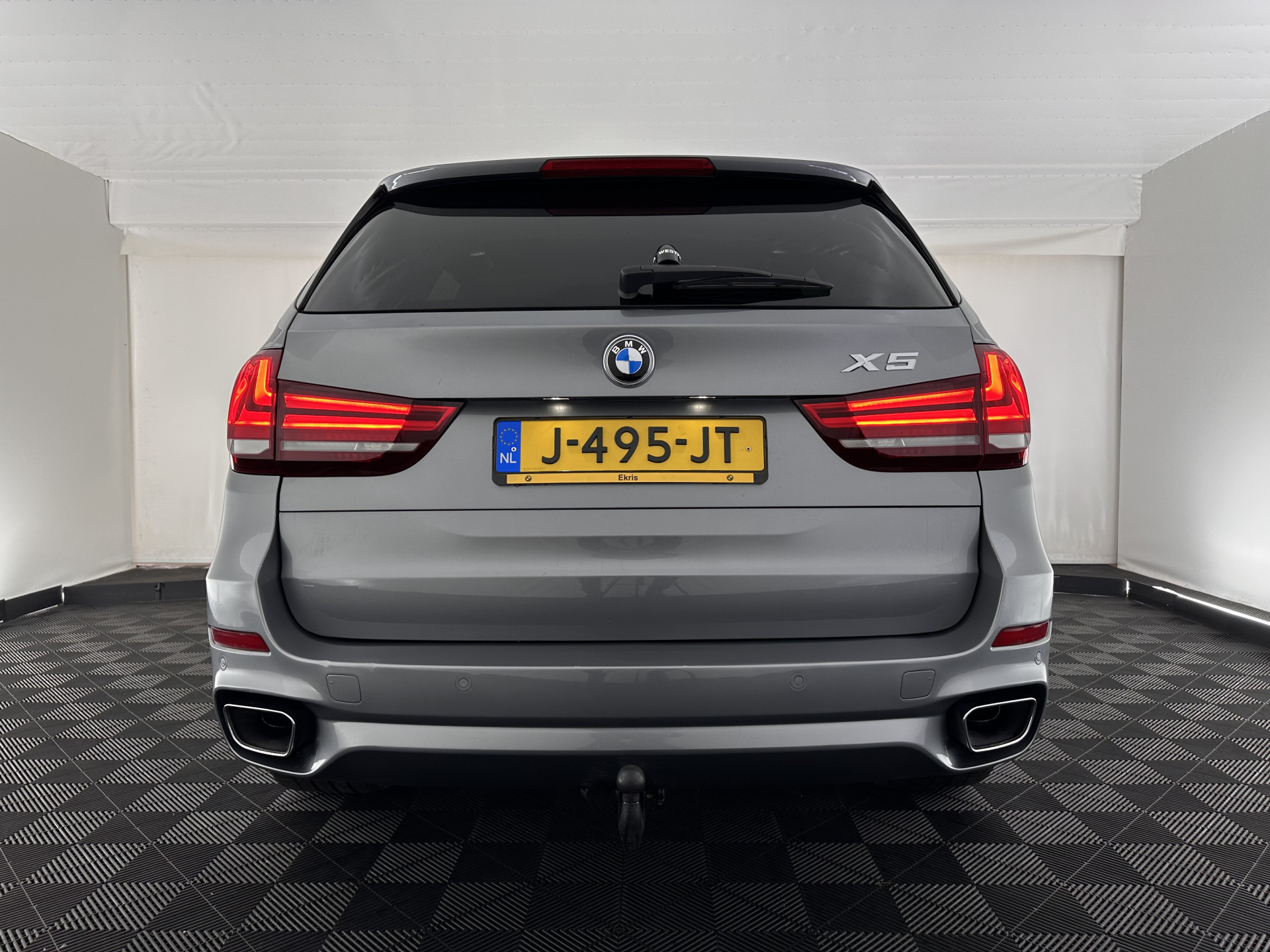 BMW X5 xDrive40d  *Right-Hand-Drive* M-Sportpack High Executive [ 7-Pers. ] Aut. *LEATHER | XENON | MEMORY-PACK | HEATED-SPORTSEATS | NAVI-FULLMAP | SHIFTPADDLES | PRIVACYGLASS | ECC | TOWBAR | PDC | CRUISE | 20''ALU*