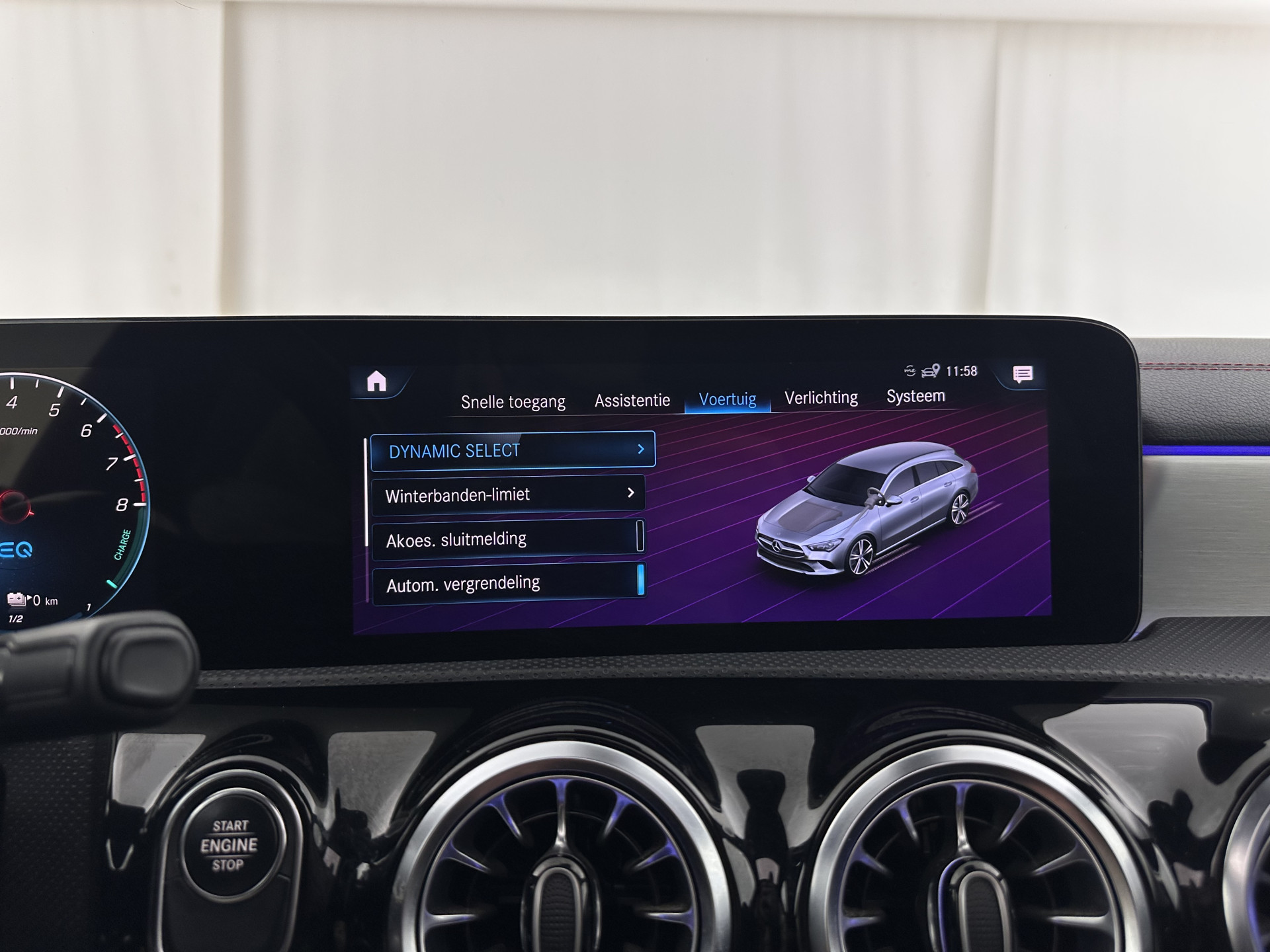 Mercedes-Benz CLA-klasse Shooting Brake 250 e AMG Line ( Plug-in ) (INCL.BTW) *PANO | LEATHER-MICROFIBRE | MULTIBEAM-LED | AMBIENT-LIGT | BLIND-SPOT | HEATED-SPORTSEATS | WIDE-SCREEN-DIGICOCKPIT | DAB+ | NAVI-FULLMAP | CAMERA | PRIVACY-GLASS | TOWBAR | 19