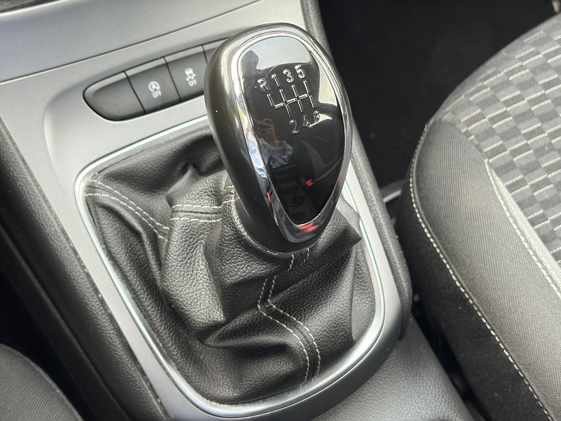 Opel Astra Sports Tourer 1.2 Edition ✓131pk✓2e Eigenaar✓Trekhaak✓Navi✓Airco✓Cruise✓Pdc V+A✓Lm velgen✓Dealer Onderhouden✓Comfortstoelen✓N.A.P✓Apk tot 07-2028