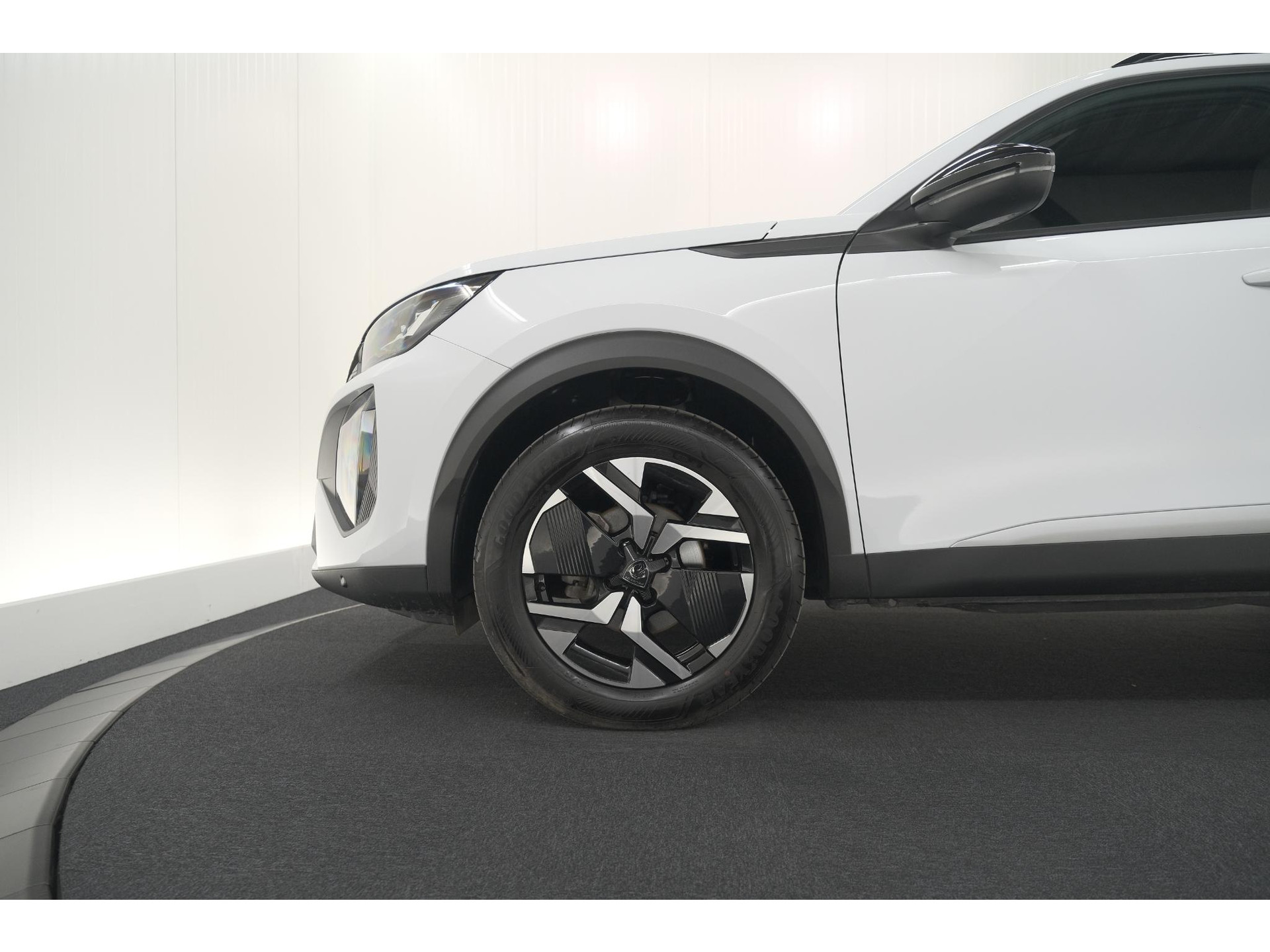 Peugeot 2008 PureTech 100 Allure | Apple Carplay | Parkeersensoren | Climate Control | Cruise Control