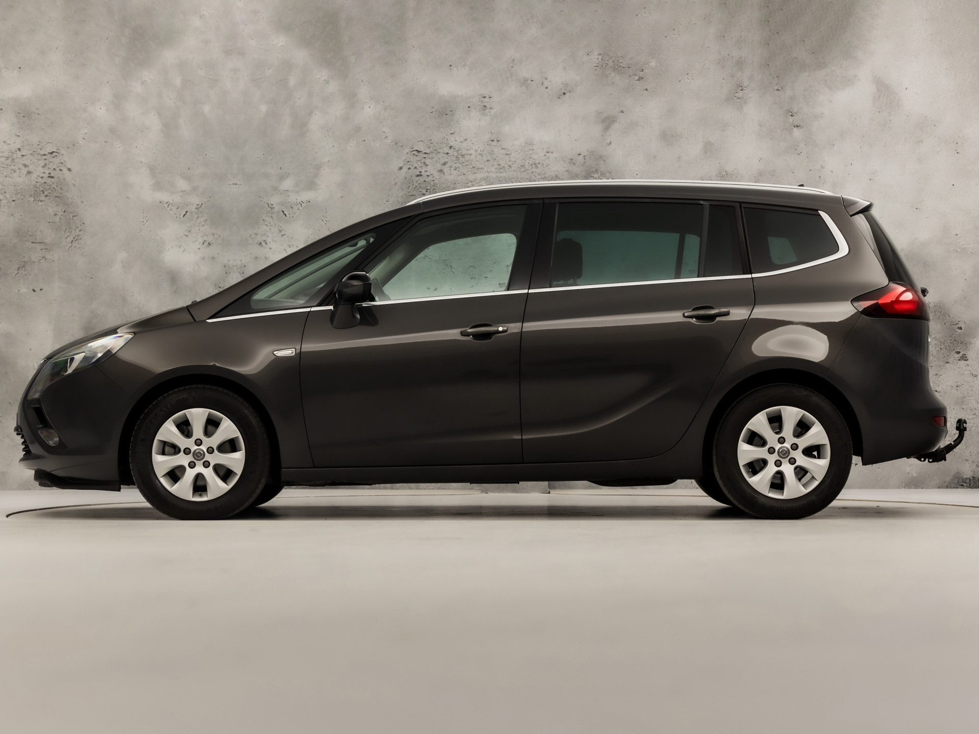 Opel Zafira Tourer 1.4 Sport 7 Persoons (NAVIGATIE, CRUISE, GETINT GLAS, SPORTSTOELEN, LM VELGEN, TREKHAAK, NIEUWSTAAT)