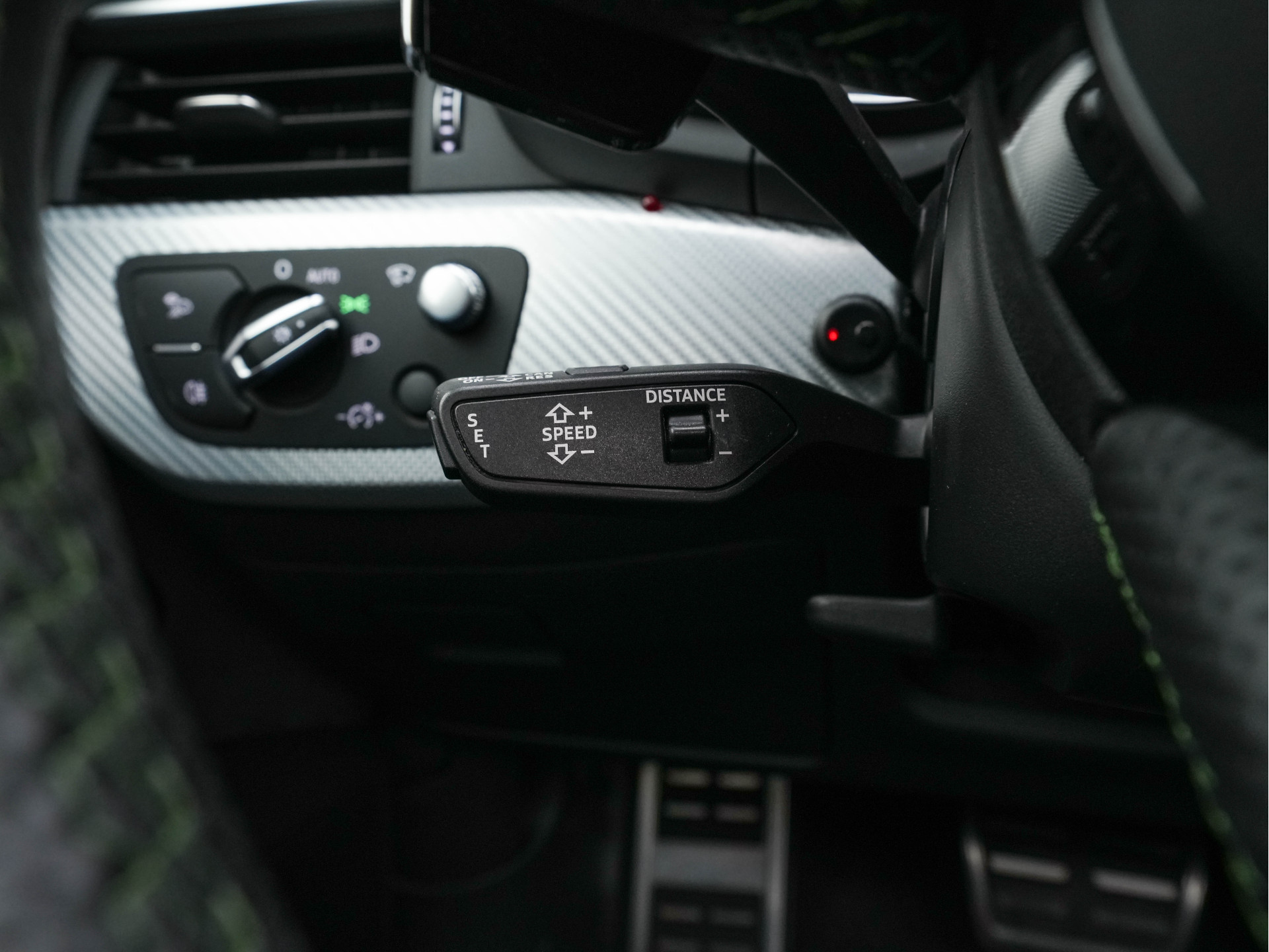 Audi RS4 2.9 TFSI quattro *MILLTEK | KERAMIK | APPLE-CARPLAY | PPF | ABT | B&O | 360-CAMERA | PANO | CARBON-PACK | HUD | SONOMA-GREEN | DEALER-AUTO*