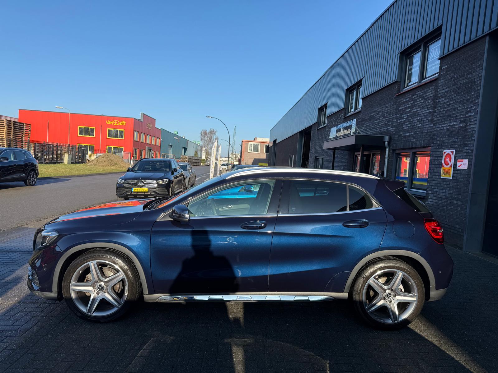 Mercedes-Benz GLA-klasse 180 Business Solution AMG | 2E EIGENAAR | 3/6/12MND GARANTIE | LED | CARPLAY | CRUISE | AUTOMAAT | STOELVERWARMING |