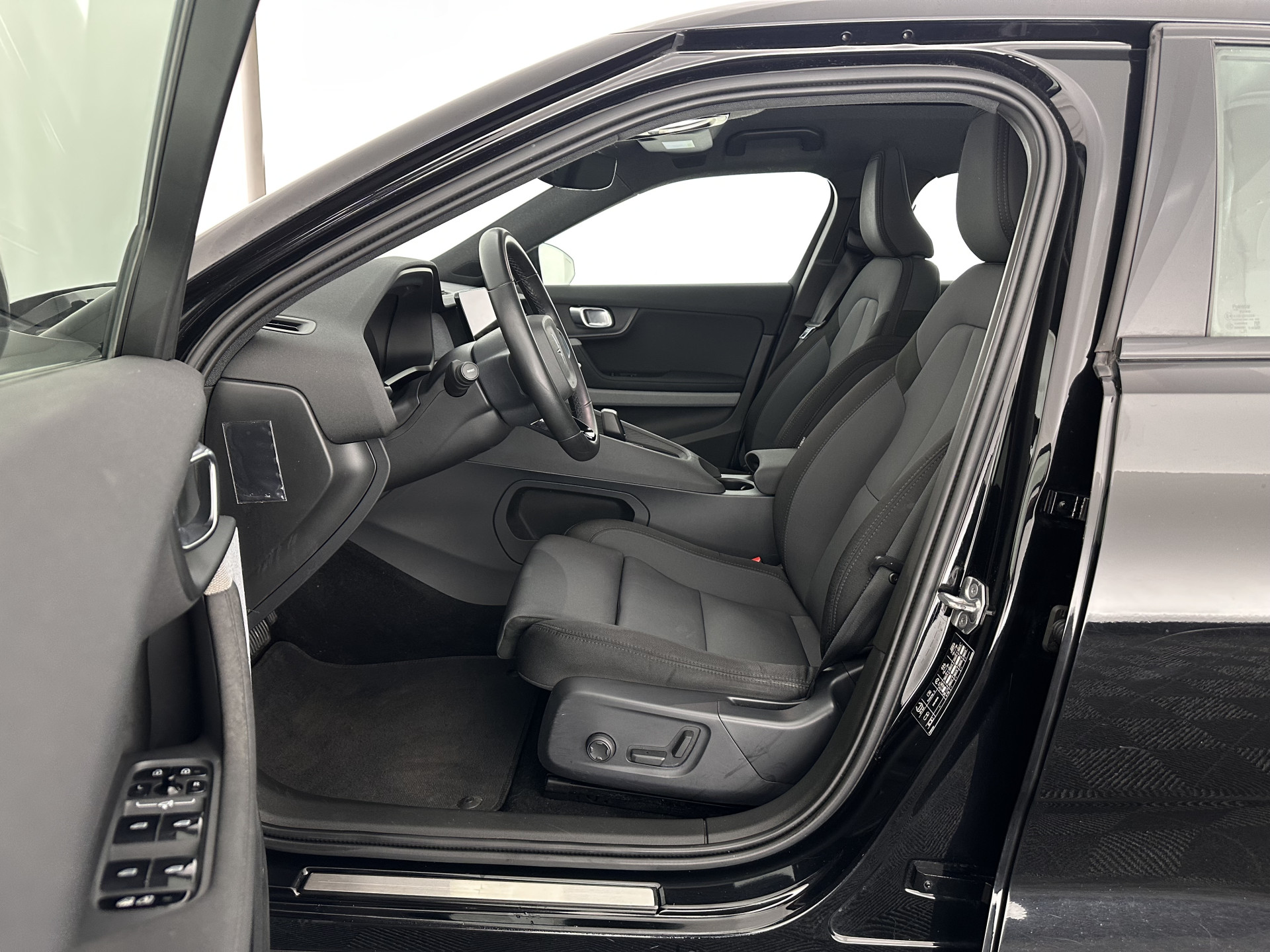 Polestar 2 Long Range Dual Motor Launch Edition 78kWh (3-Fase-11kW) {SOH-88%} Aut.*PANO | NAVI-FULLMAP | FULL-LED | ADAPTIVE-CRUISE | BLINDSPOT | TOPVIEW | KEYLESS | LANE-ASSIST | DIGI-COCKPIT | CARPLAY | DAB+ | HEATED-SPORTSEATS | CAMERA | MEMORY-PACK |