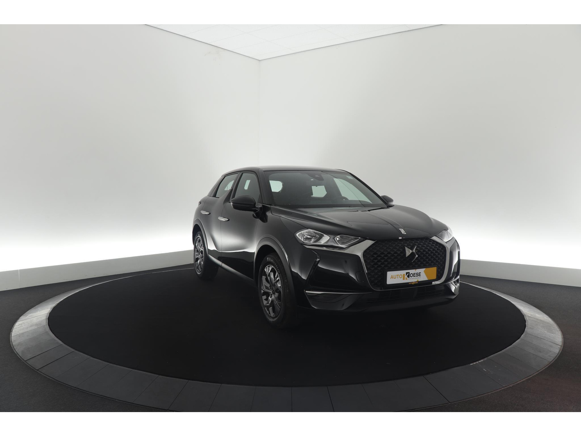DS 3 Crossback PureTech 100 Montmartre | Parkeersensoren | Apple Carplay | Allseason Banden | Navigatie | Climate Control