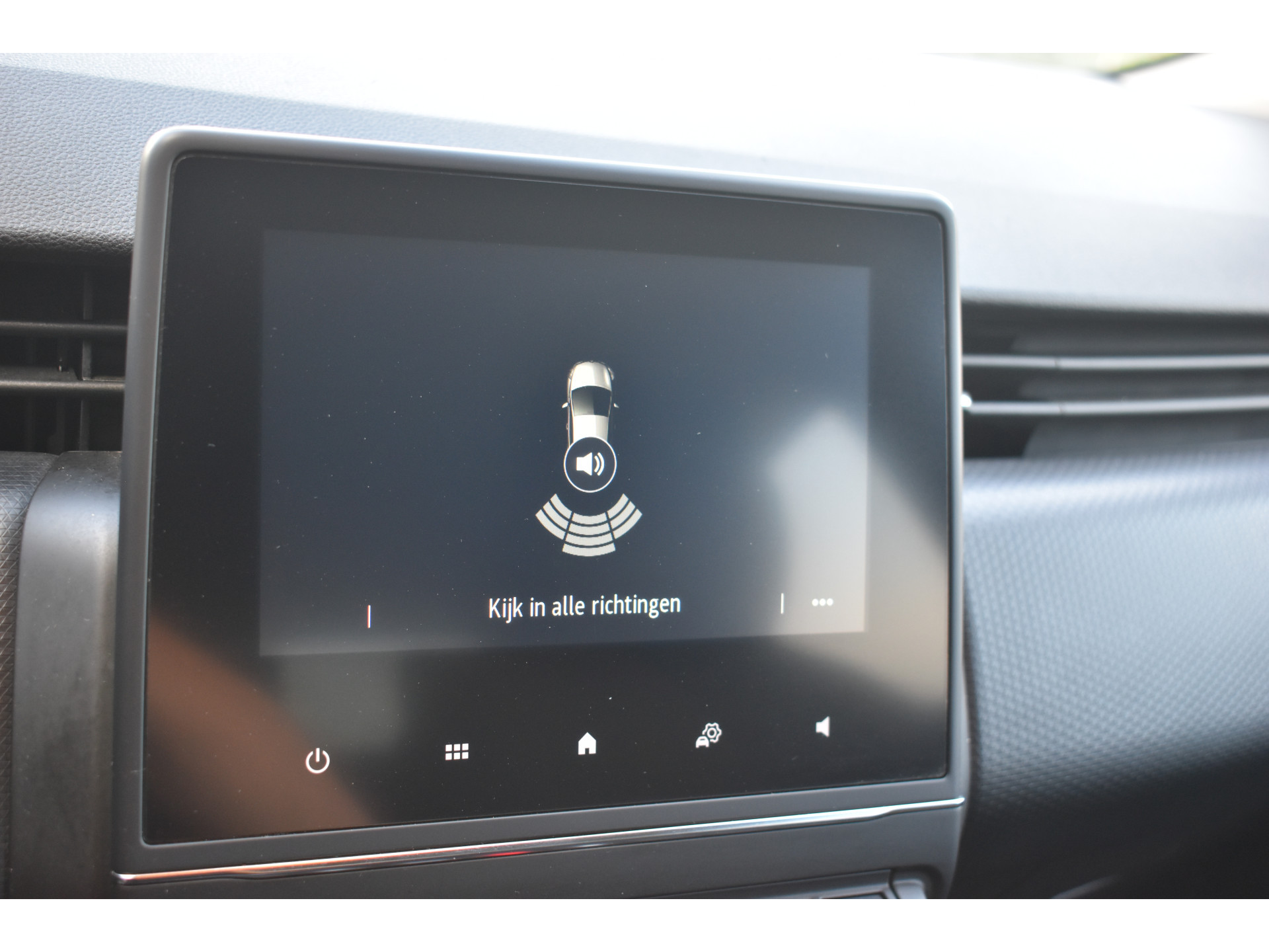 Renault Clio 1.0 TCe Bi-Fuel Zen G3 Gas dus super voordelig rijden 215,- per 3 maanden wegenbelasting Prijs incl. btw Gas kost 0,83 cent per liter