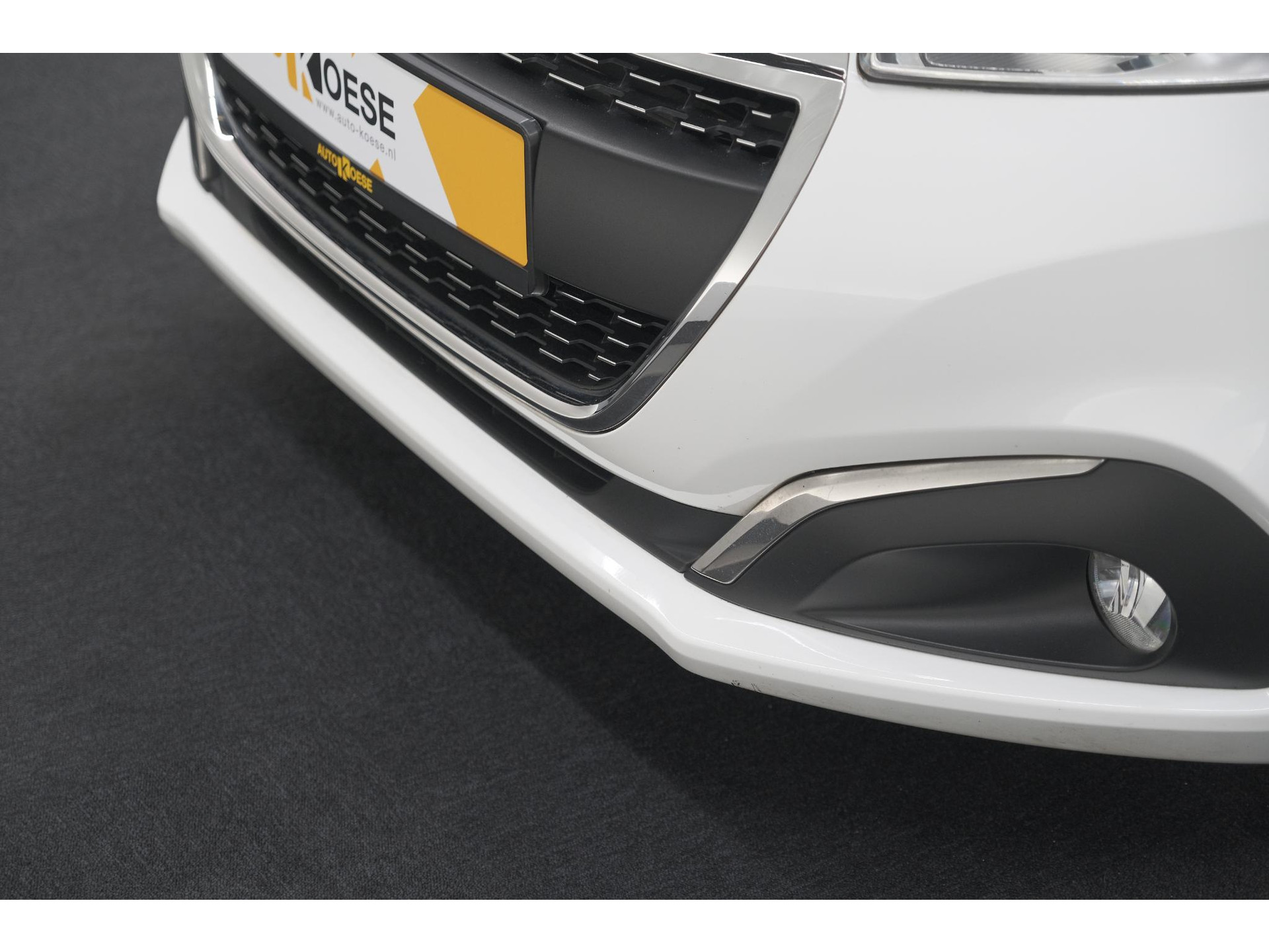 Peugeot 208 PureTech 82 Signature | Parkeersensoren | Apple Carplay | Pack Connect | Armsteun