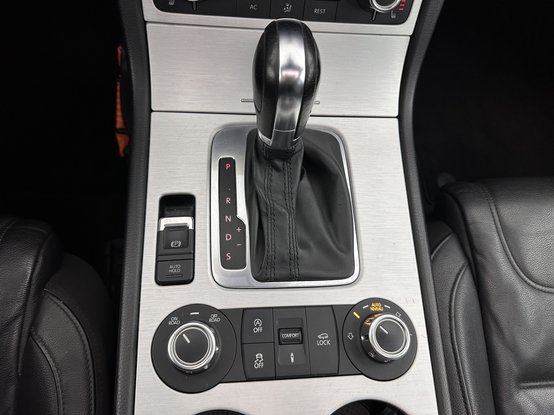 Volkswagen Touareg 3.0 TDI Highline Aut. *PANO | LEATHER | XENON | MEMORY-PACK | DYNAUDIO | NAVI-FULLMAP | AIRSUSPENSION | CAMERA | SHIFTPADDLES | ECC | PDC | CRUISE | TOWBAR | DAB | 18''ALU*