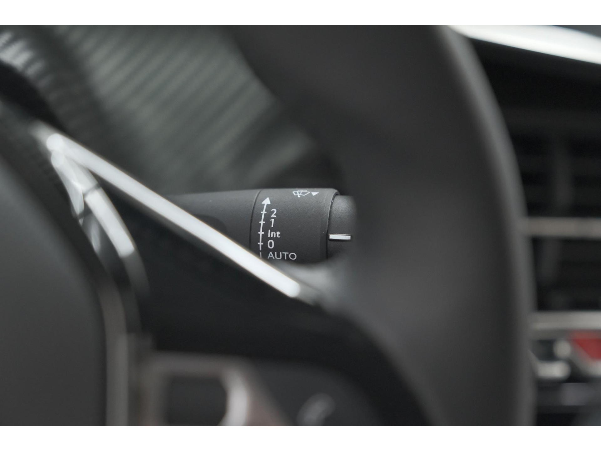 Peugeot 208 PureTech 100 Allure | Parkeersensoren | Navigatie | Apple Carplay