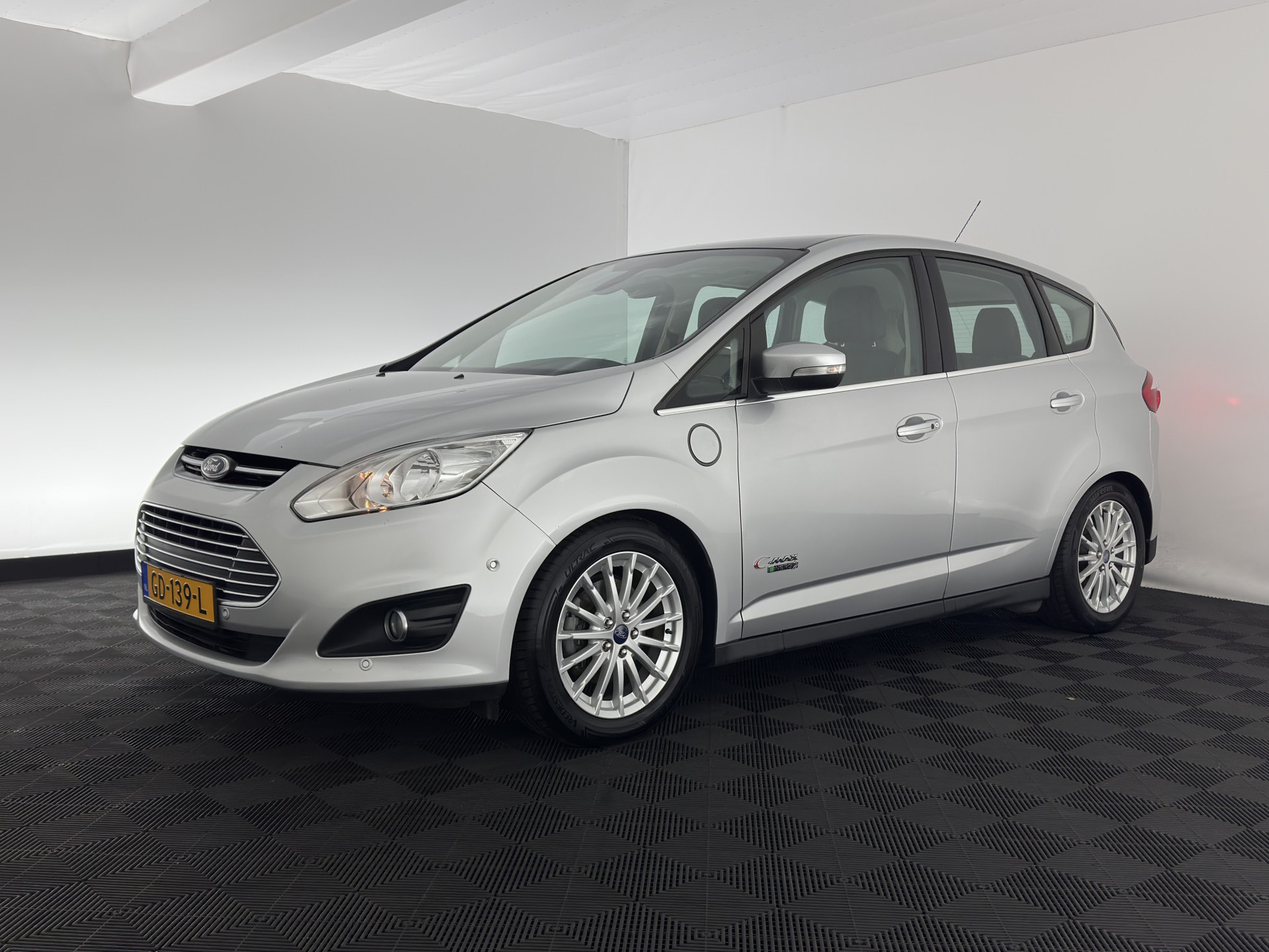 Ford C-Max 2.0 Plug-in Hybrid Titanium Plus (⚠️) Aut. *PANO | LEATHER | NAVI-FULLMAP | KEYLESS | CAMERA | COMFORT-SEATS | ECC | PDC | 17"ALU*