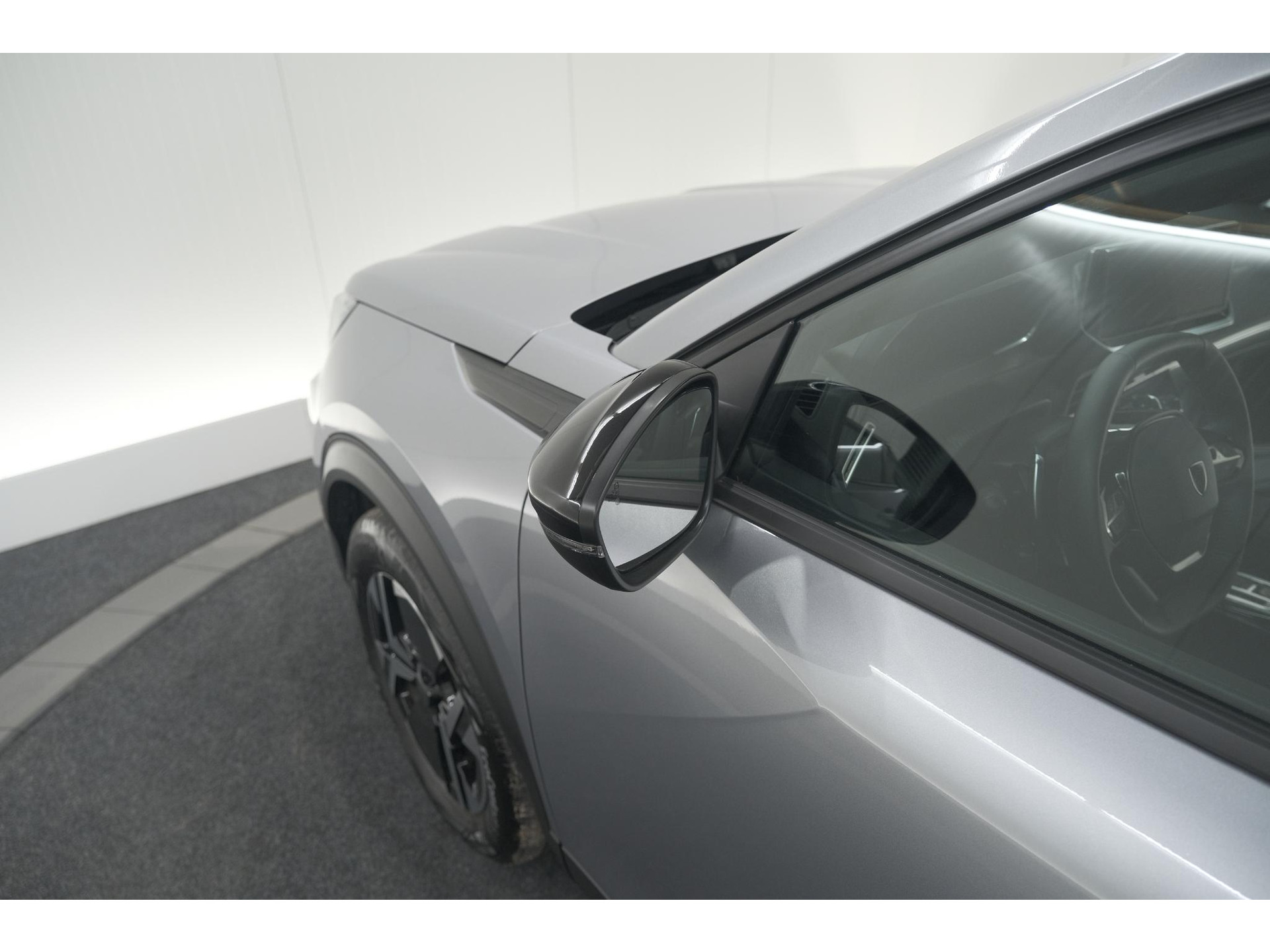 Peugeot 2008 Hybrid 136 e-DCS6 Allure | 360 Camera | Adaptieve Cruise Control | Dodehoekdetectie | Navigatie