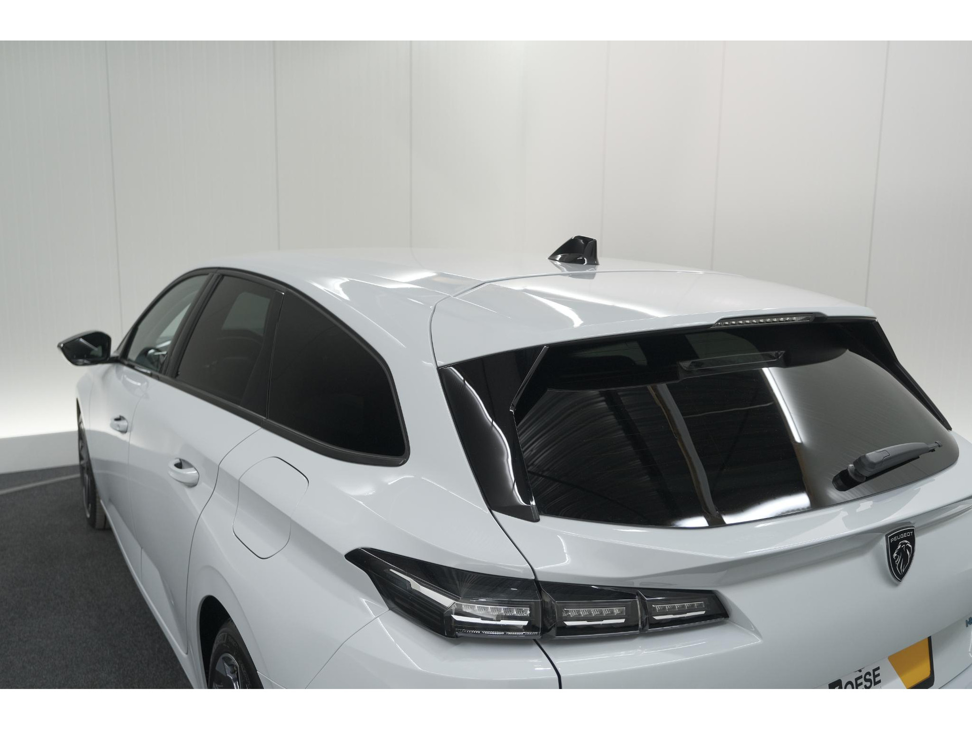 Peugeot 308 SW 1.6 Plug-in Hybrid 180 Allure | Perfecte Staat | 360 Camera | Adaptieve Cruise Control | Navigatie | Apple Carplay