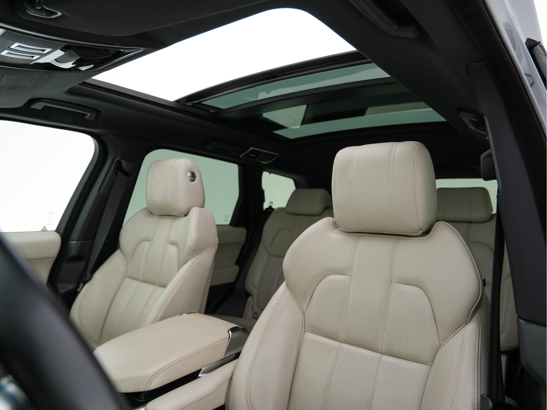 Land Rover Range Rover Sport 3.0 SDV6 Hybrid Autobiography Dynamic AWD Aut. *PANO | BI-XENON | TOP-VIEW | LEATHER | BLIND-SPOT | MEMORY-PACK | NAVI-FULLMAP | CRUISE | SPORT-SEATS | DIGI-COCKPIT | LANE-ASSIST | TOWBAR |  21"ALU *