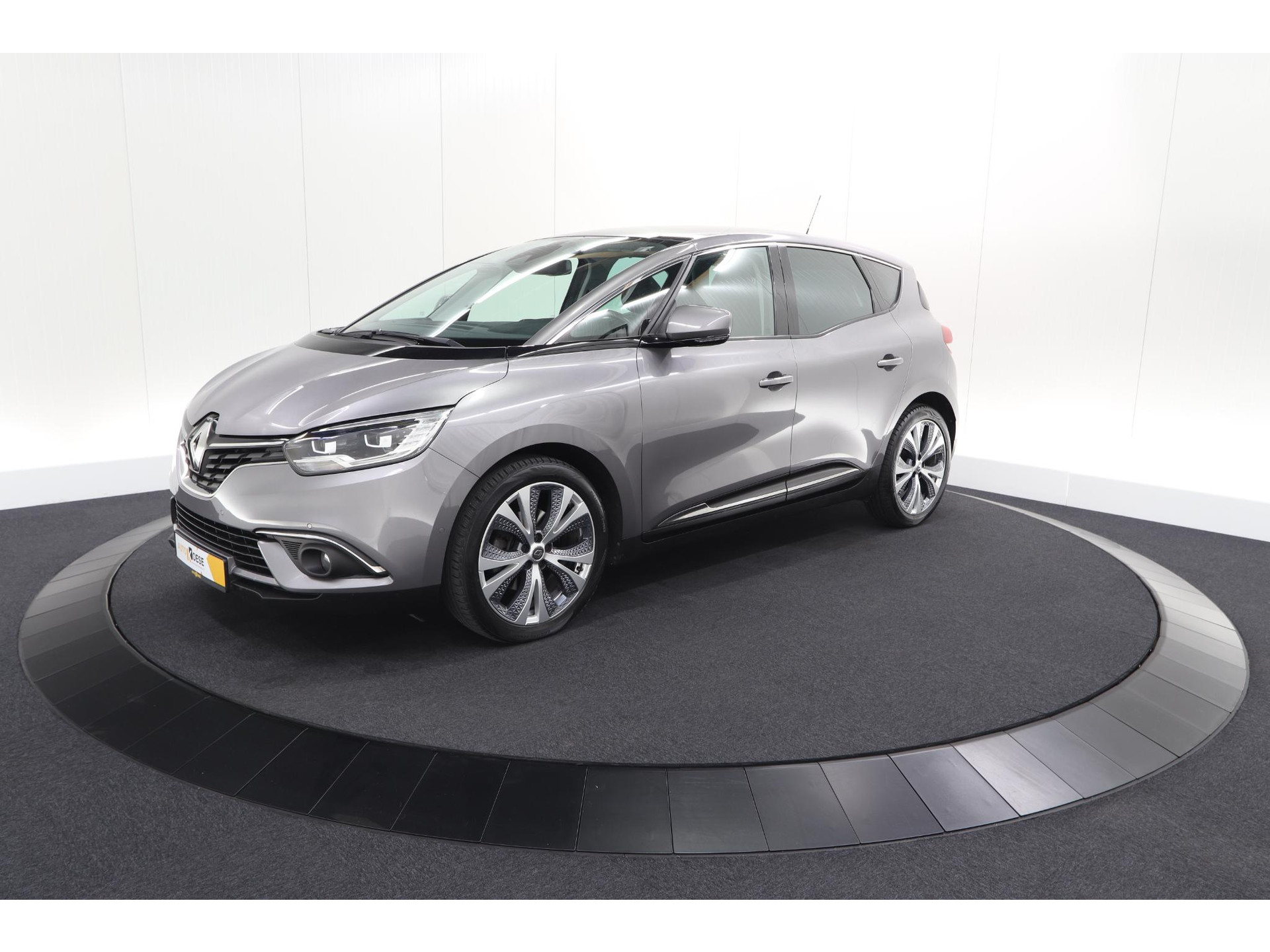 Renault Scénic TCe 130 Intens | Trekhaak | Panoramadak | Camera | Apple Carplay | Dodehoekdetectie