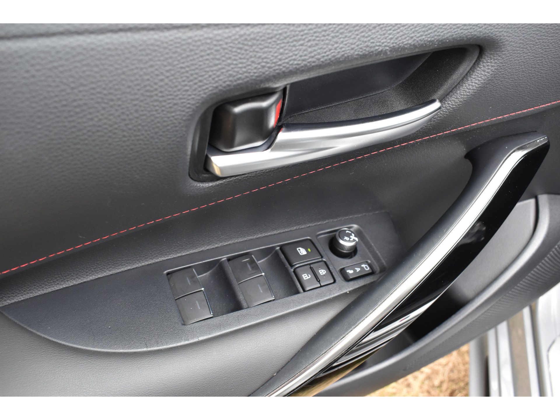 Toyota Corolla 2.0 Hybrid GR-Sport Plus Pano Bi-tone Automaat