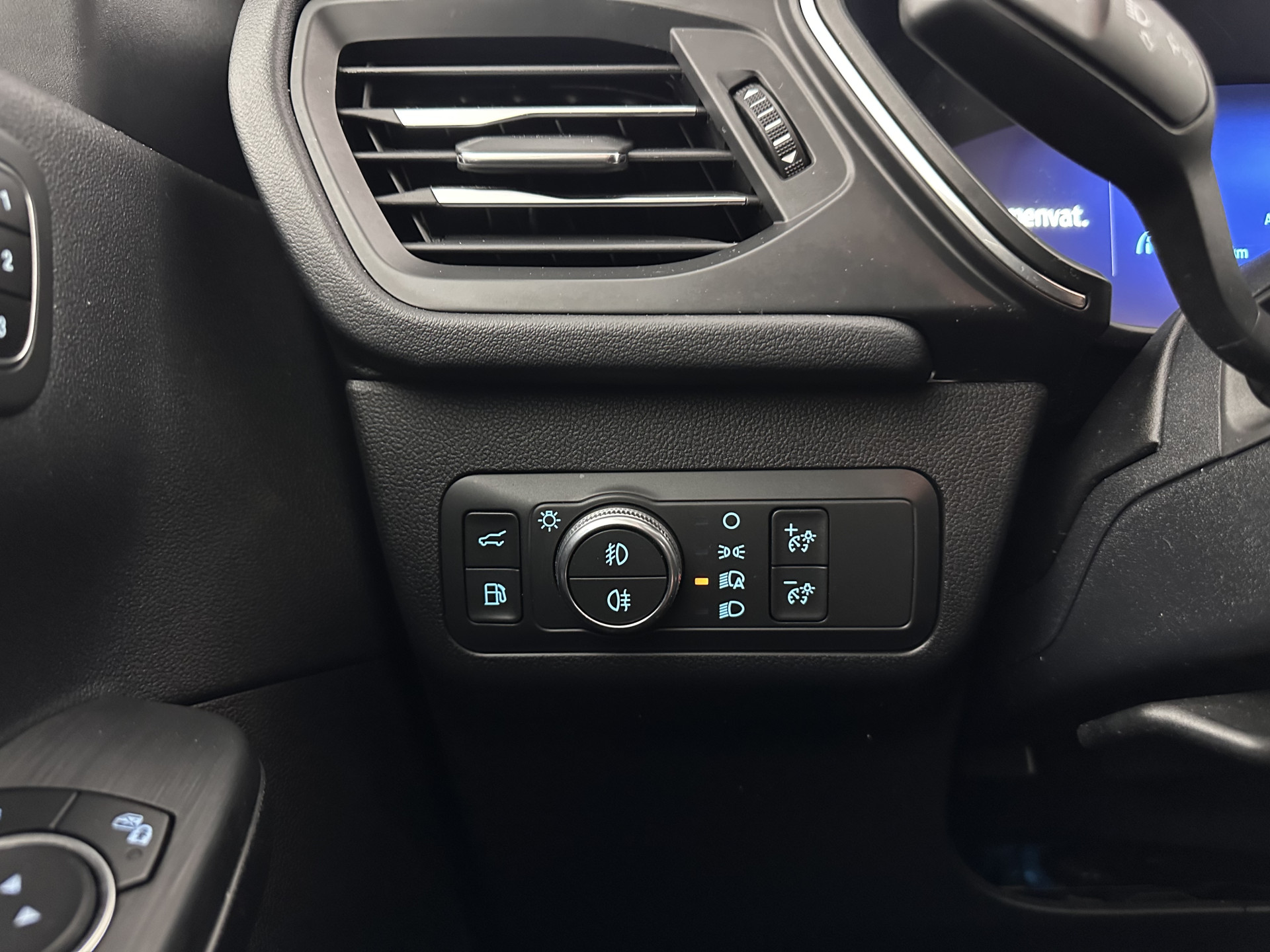 Ford Kuga 2.5 PHEV Vignale (Plug-In) (INCL-BTW) Aut. *HEAD-UP | LEATHER | DIGI-COCKPIT | FULL-LED | KEYLESS | DAB | CARPLAY | NAVI-FULLMAP | MEMORY-PACK | HEATED-COMFORTSEATS | PRIVACYGLASS | TOWBAR | 18''ALU*