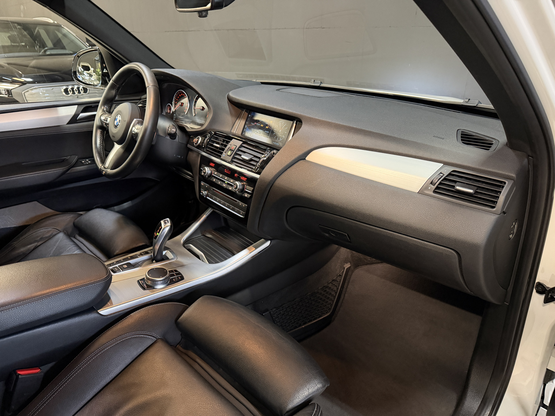 BMW X3 xDrive20i M-Sport Centennial High Executive | Panoramadak | Head-Up | Lederen sportstoelen | 20'' LMV