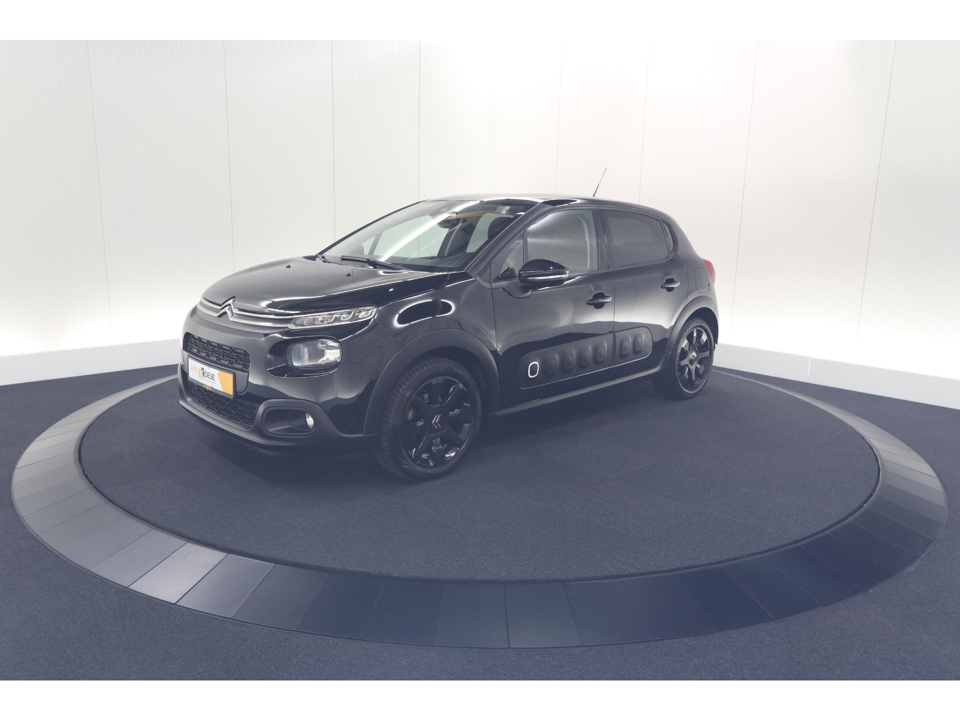 Citroen C3 PureTech 110 S&S Shine | Trekhaak | Parkeersensoren | Navigatie | Apple Carplay