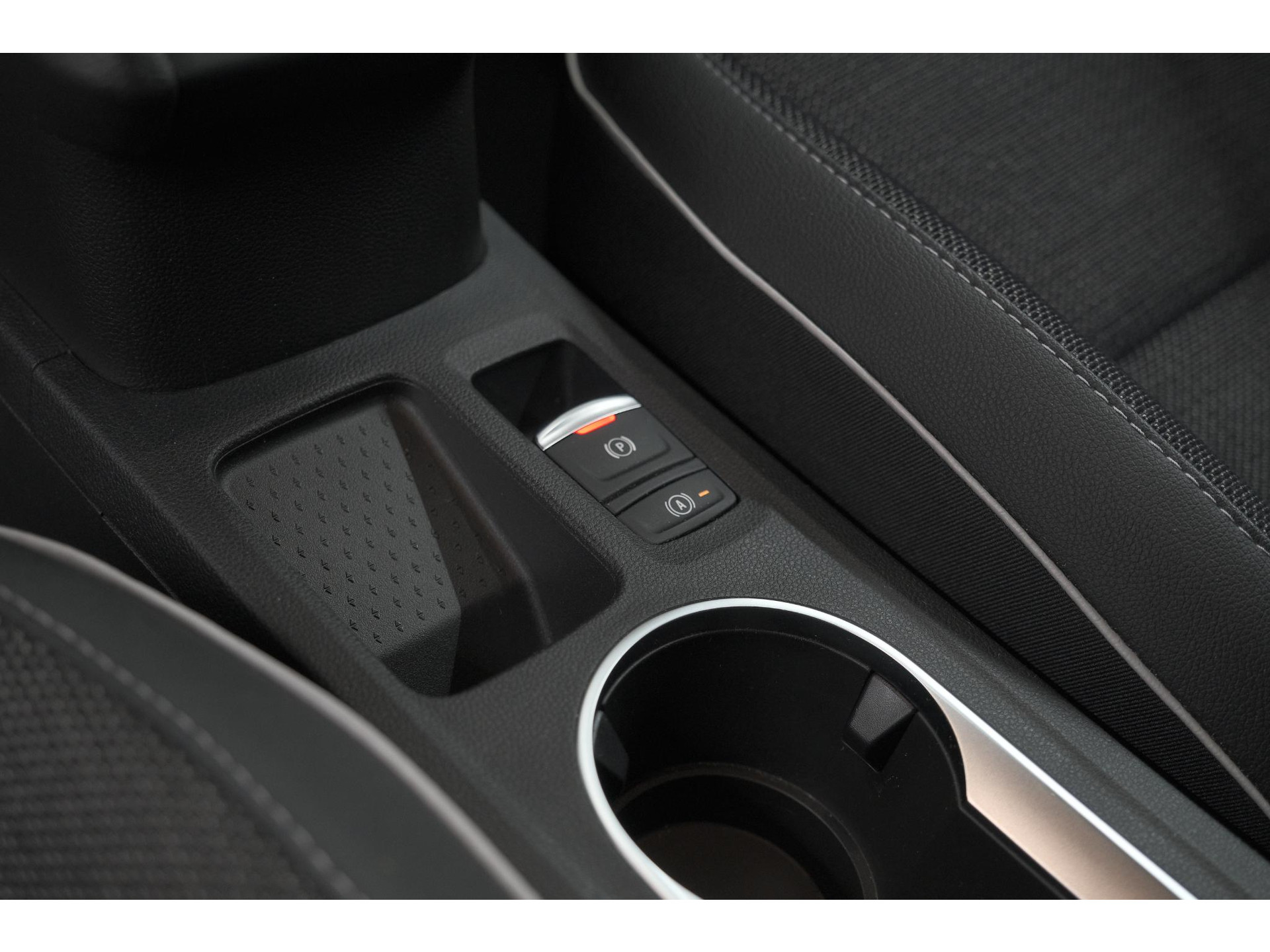 Renault Captur 1.6 E-Tech full hybrid 145 techno | Camera | Parkeersensoren | Climate control | Keyless