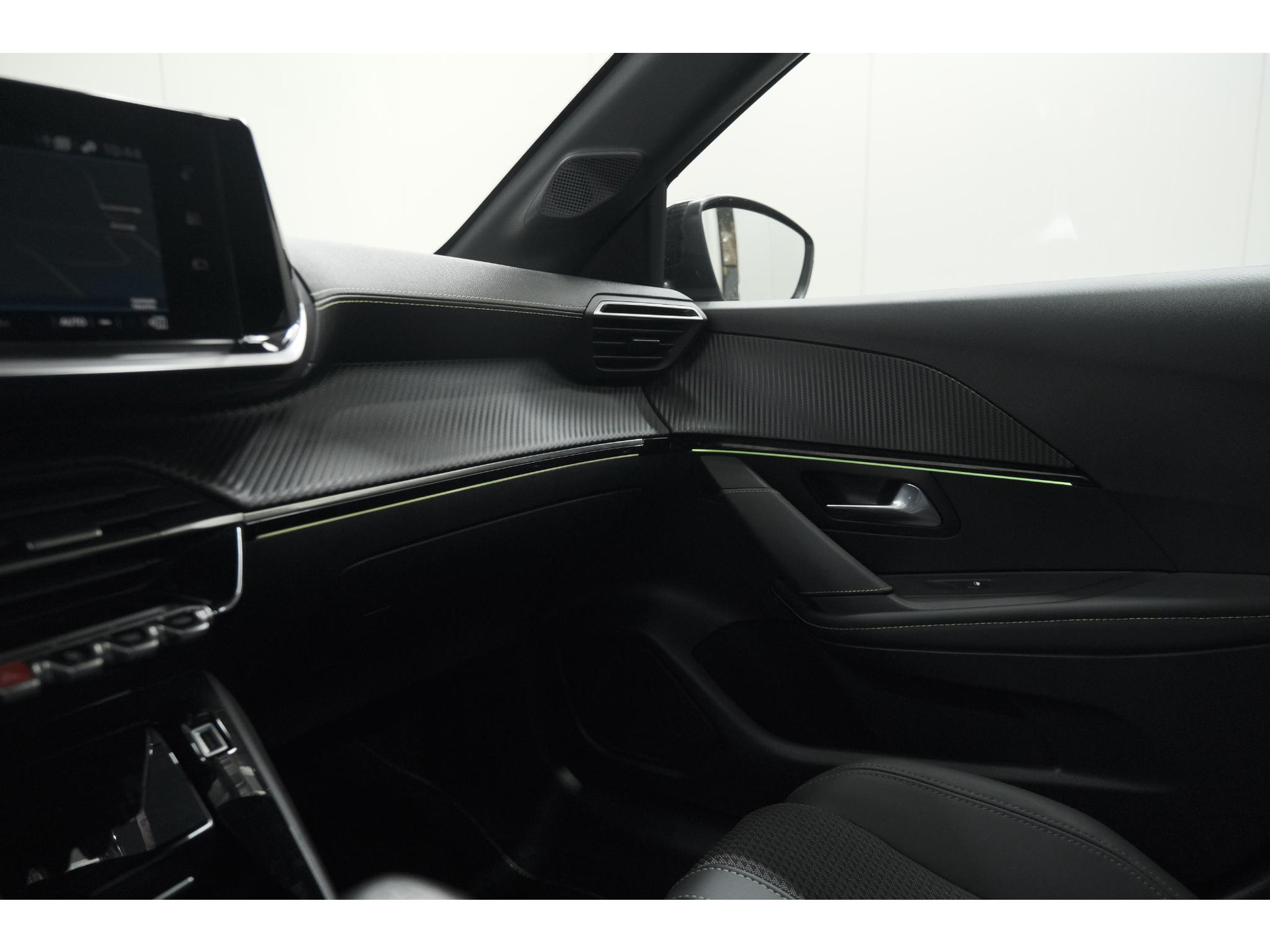 Peugeot 208 PureTech 100 GT | Camera | Adaptieve Cruise Control | Navigatie | Apple Carplay