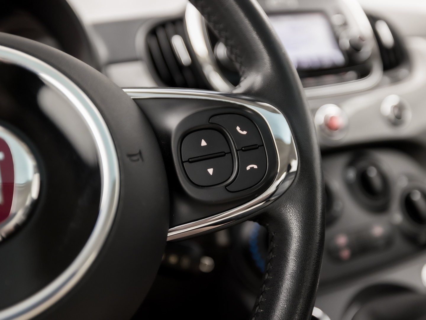 Fiat 500 0.9 TwinAir Turbo Sport (PANORAMADAK, NAVIGATIE, LM VELGEN, SPORTSTOELEN, ELEK RAMEN, BLUETOOTH, NIEUWSTAAT)