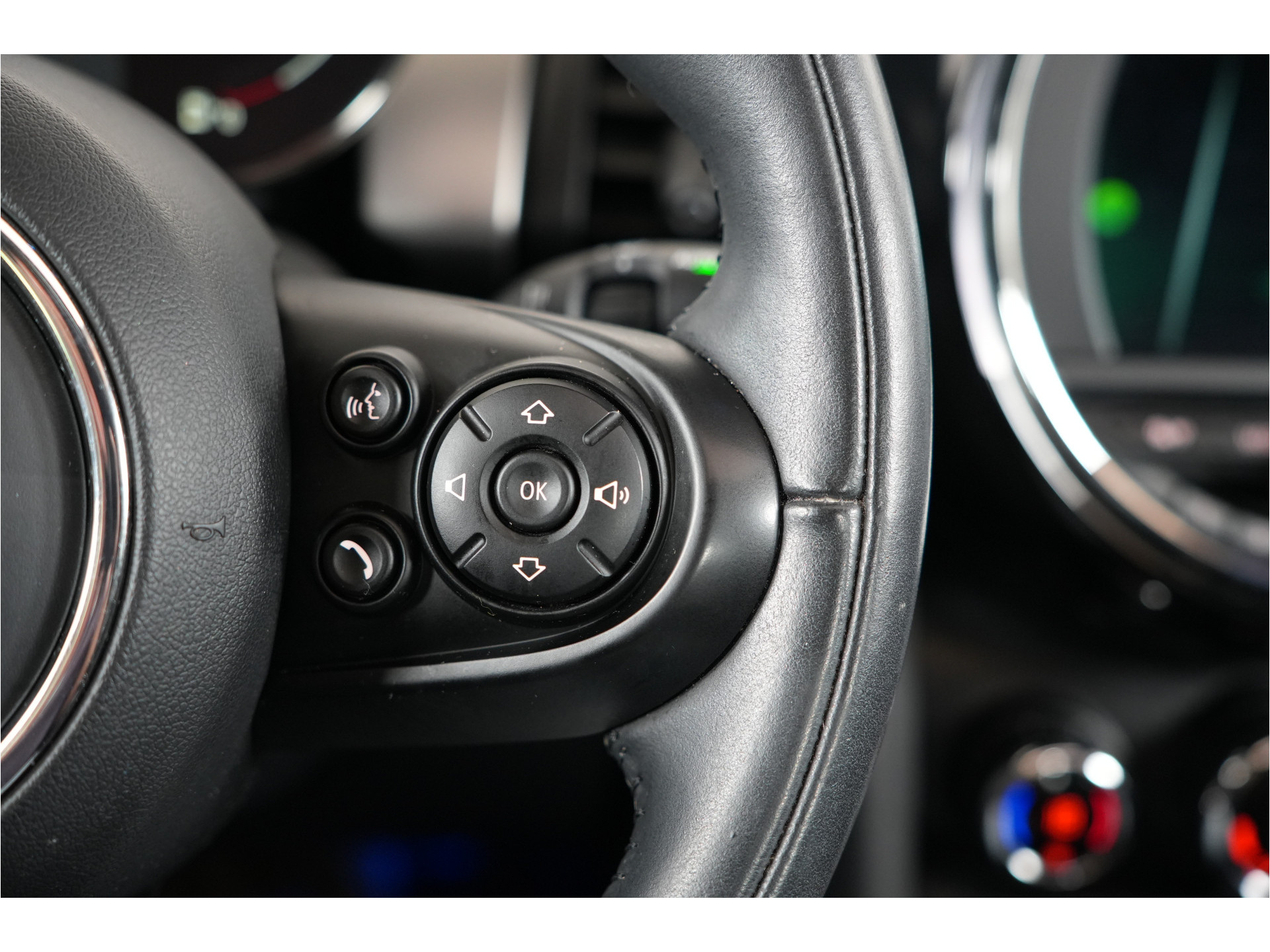 MINI 3-Deurs 1.5 Cooper Chili | Pano | Leder | Stl. verw. | PDC | Sportstoelen |
