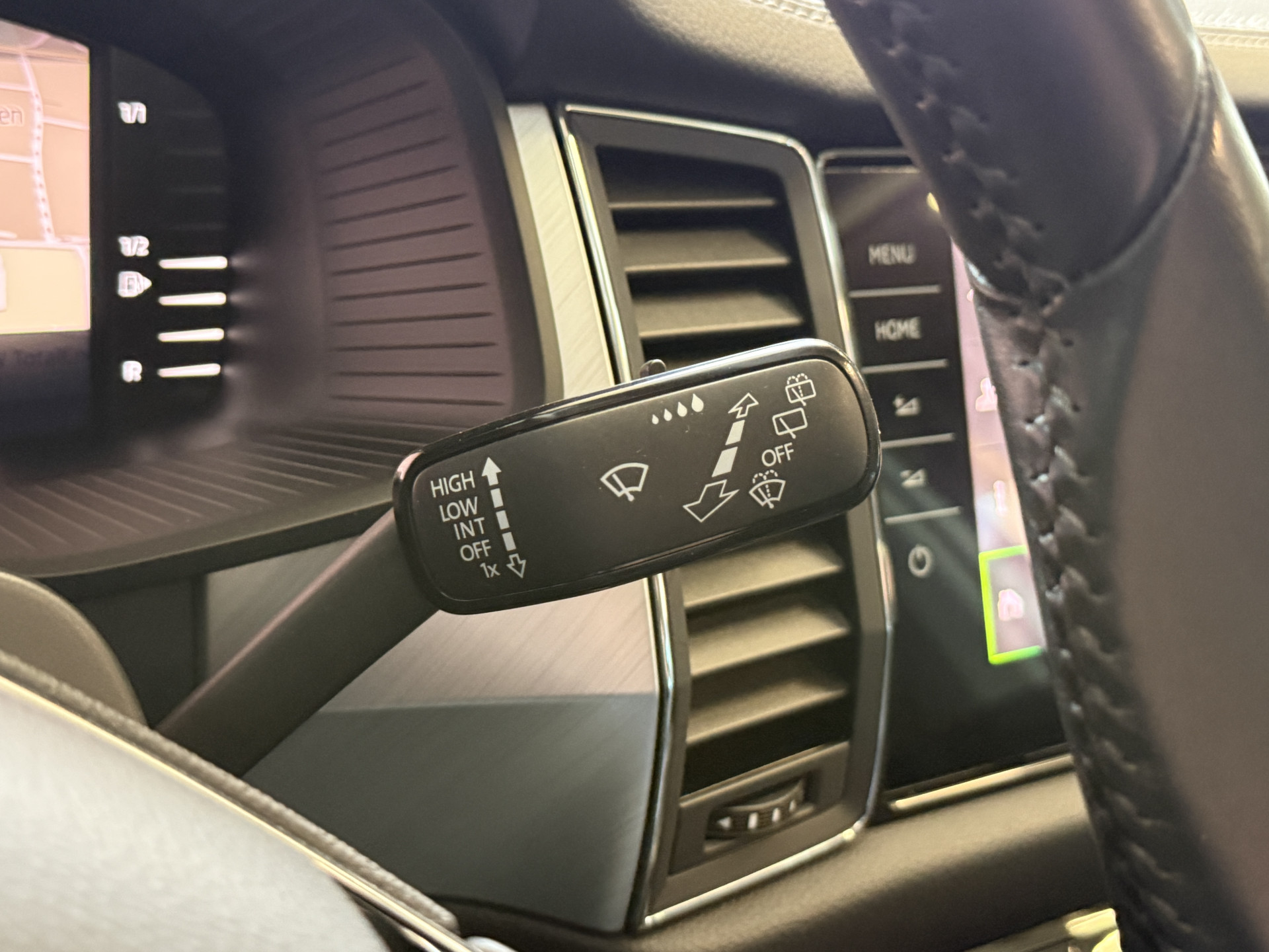 ŠKODA Kodiaq 1.5 TSI Business Edition | Panoramadak | Trekhaak | Apple Carplay | Dakdragers