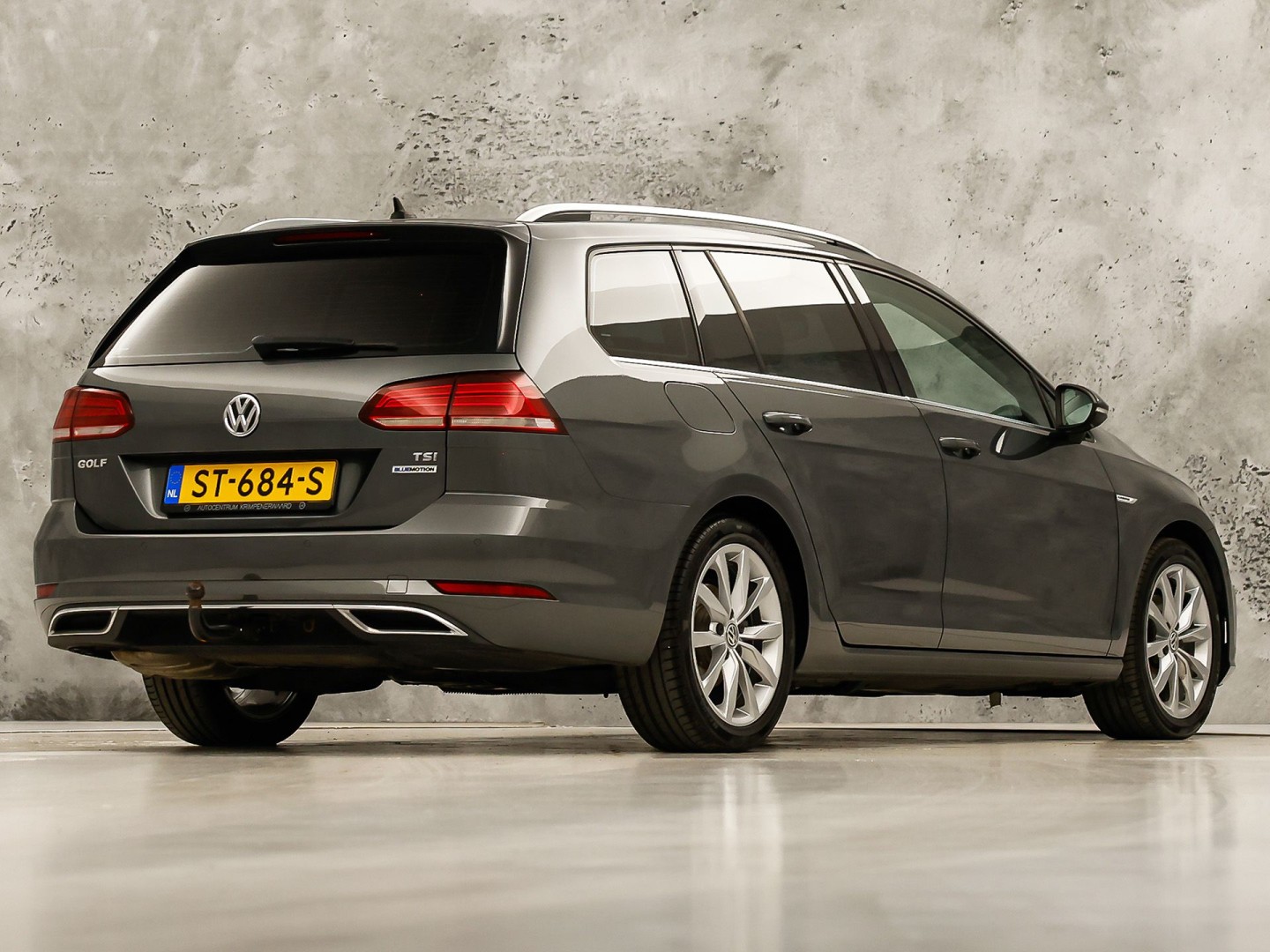 Volkswagen Golf Variant 1.5 TSI Highline 150Pk Automaat (VIRTUAL COCKPIT, APPLE CARPLAY, ALCANTARA, CAMERA, TREKHAAK, SPORTSTOELEN, GETINT GLAS, ADAPTIVE CRUISE, TREKHAAK, NIEUWSTAAT)