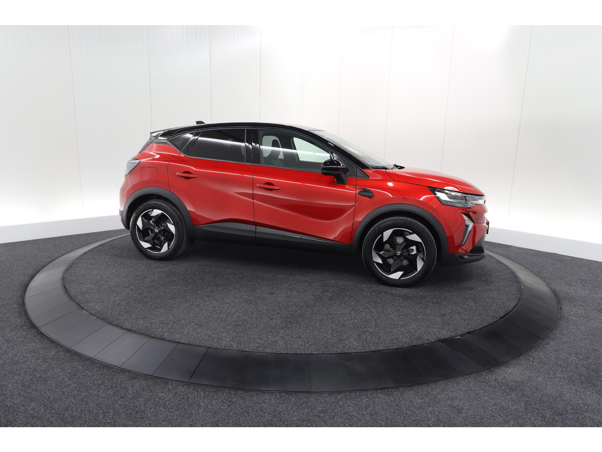 Renault Captur 1.6 E-Tech full hybrid 145 Techno | Advanced Driving | Camera | Dodehoekdetectie | Apple Carplay | 18 Inch Lichtmetalen Velgen