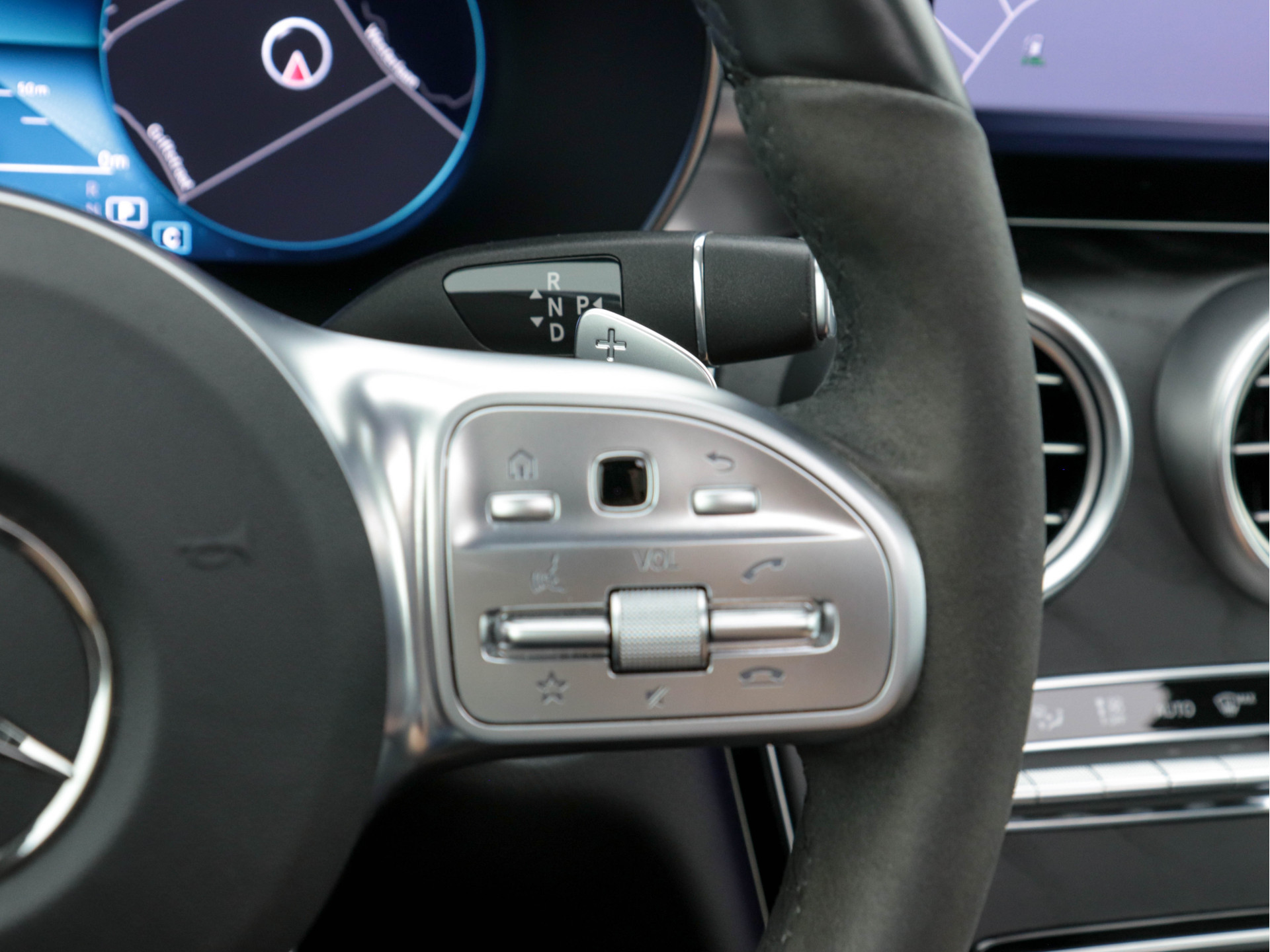 Mercedes-Benz C-klasse Estate 300 e Business Solution AMG Limited Plug in (INCL-BTW) Aut. *PANO | LEATHER-ALCANTARA | FULL-LED | NAVI-FULLMAP | TOP-VIEW | BLIND-SPOT | PREMIUM-AUDIO | DAB | CARPLAY | AMBIENT-LIGHT | DIGI-COCKPIT | SPORT-SEATS | 18"ALU*