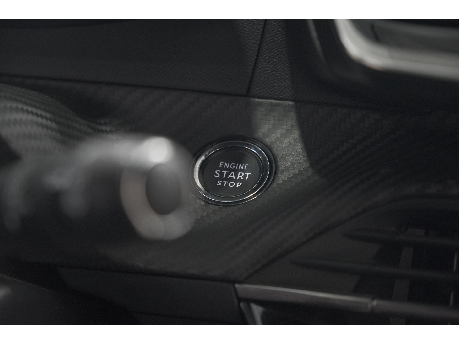 Peugeot 2008 PureTech 130 EAT8 GT | Camera | Apple Carplay | Parkeersensoren