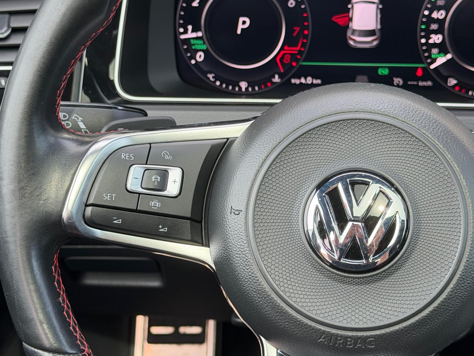 Volkswagen Golf 2.0 TSI GTI Performance | 3/6/12MND GARANTIE | PANO | LED | ACC | TREKHAAK | NAVI | STOELVERW. |