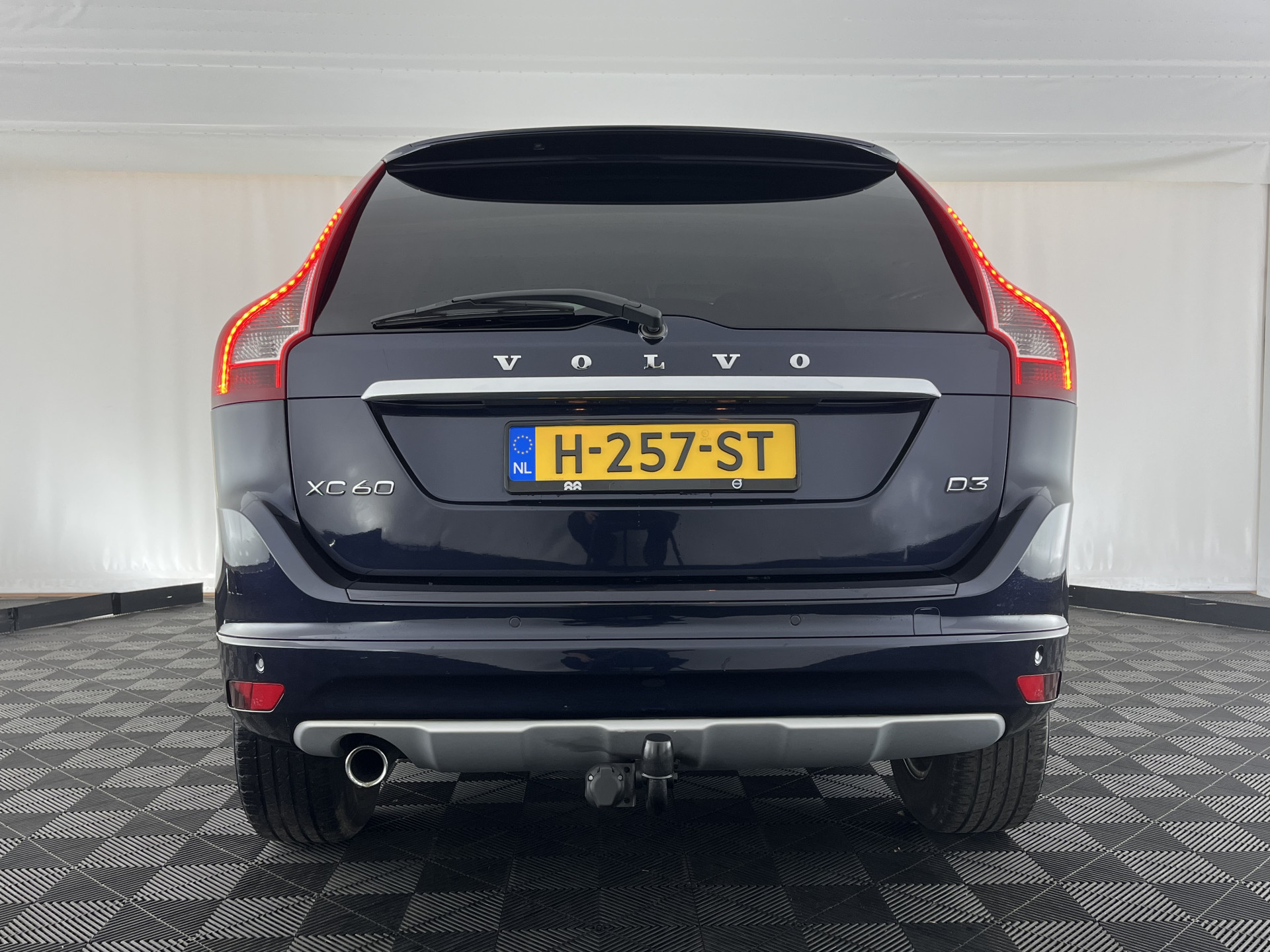 Volvo XC60 2.0 D3 FWD Momentum *LEATHER | NAVI-FULLMAP | COMFORTSEATS | ECC | PDC | CRUISE | PRIVACYGLASS | TOWBAR | 17''ALU*