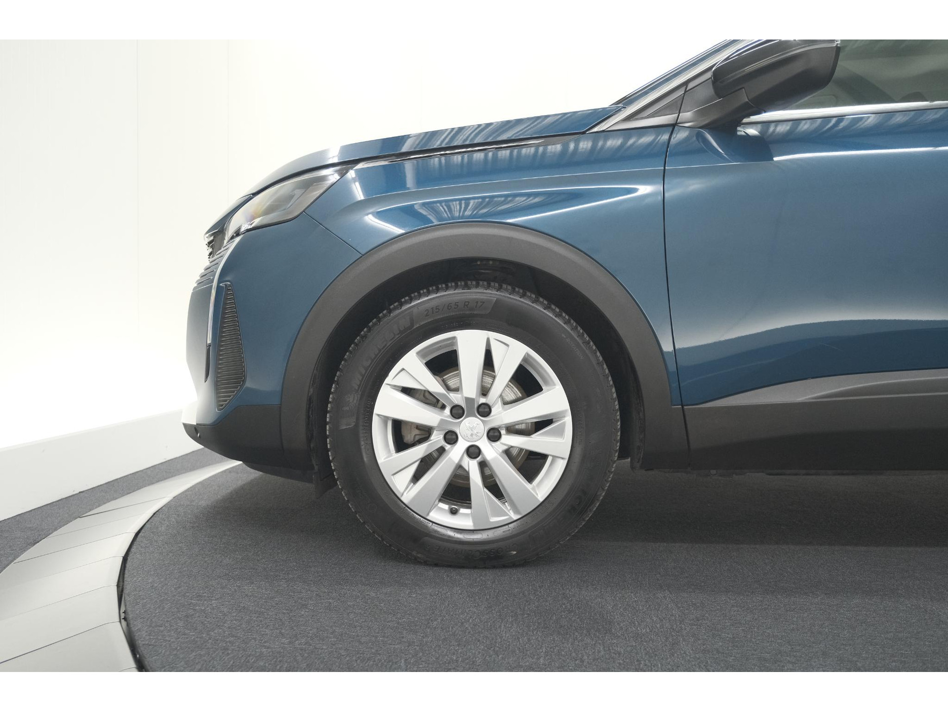 Peugeot 5008 PureTech 130 EAT8 Active Pack | 7 Zitplaatsen | Apple Carplay | Parkeersensoren | Navigatie