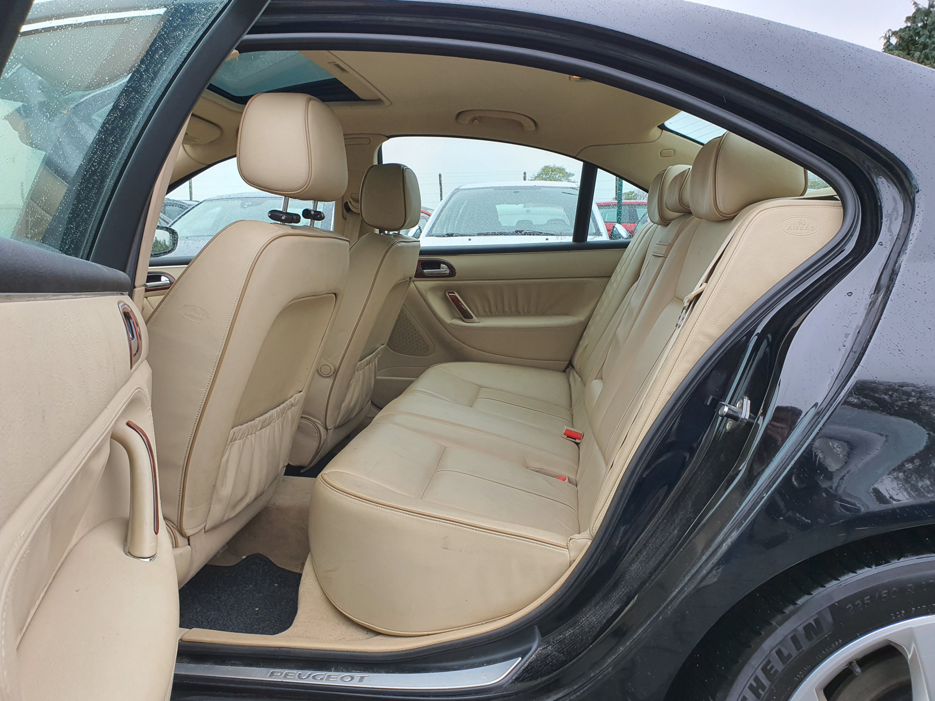 Peugeot 607 2.7 HDiF Executive Ivoire-Pack Aut. *PANO | XENON | NAPPA-FULL-LEATHER | NAVI-FULLMAP | CRUISE | MEMORY-PACK | HEATD-COMFORTSEATS | TOWBAR | HEATED-SEATS | 17"ALU*