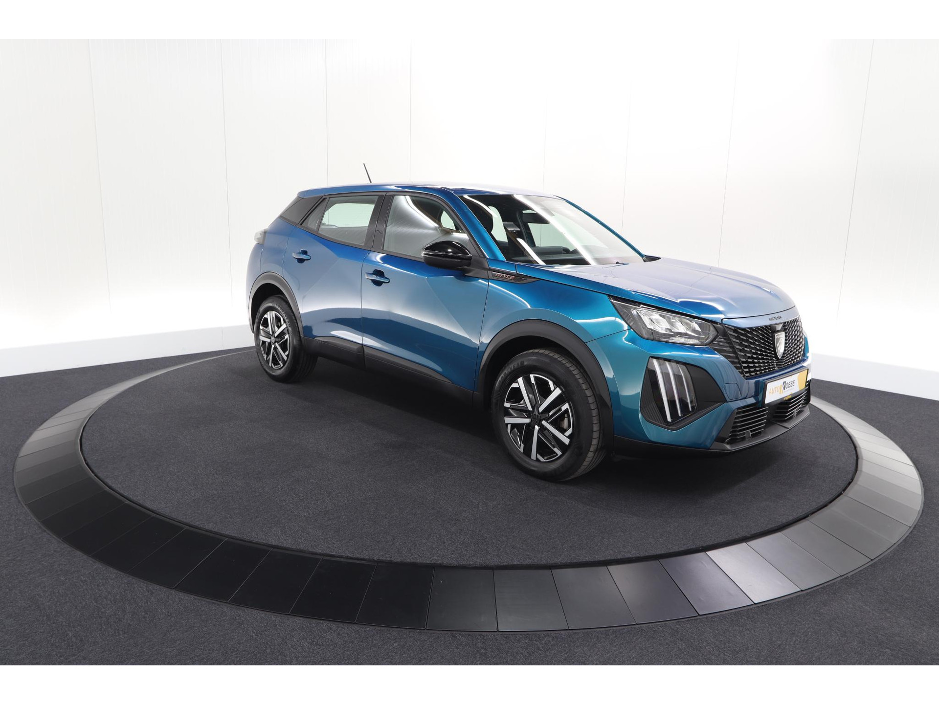 Peugeot 2008 Hybrid 136 e-DCS6 Style | Apple Carplay | Parkeersensoren | Climate control