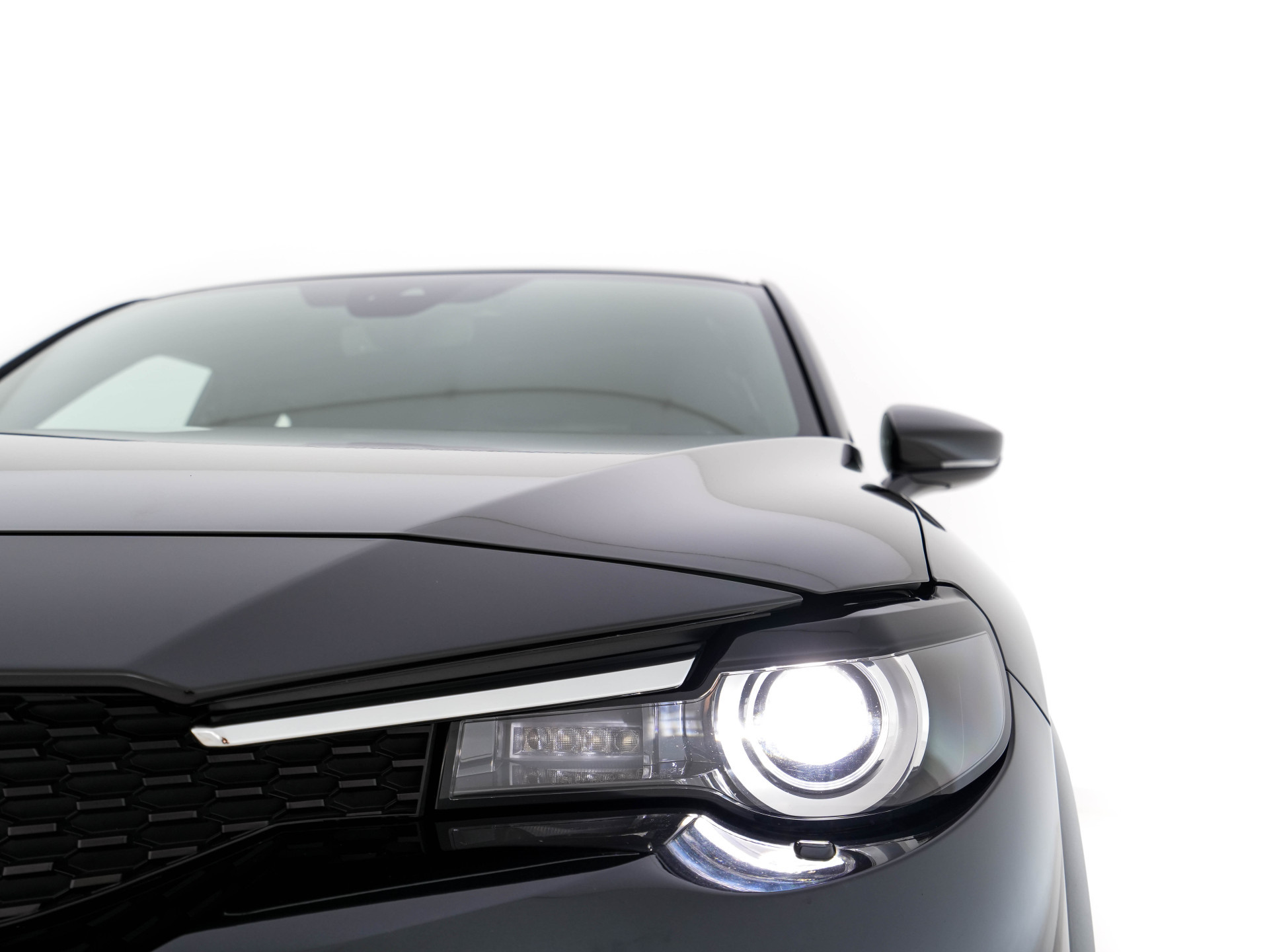 Mazda MX-30 e-SkyActiv 145 Comfort 36 kWh {SOH-94%} (INCL-BTW) *NAVI-FULLMAP | ADAPTIVE-CRUISE | BLIND-SPOT | FULL-LED | KEYLESS | CAMERA | DAB+ | HEAD-UP | DIGI-COCKPIT | COMFORT-SEATS | CCS-FASTLOADER | 18''ALU*