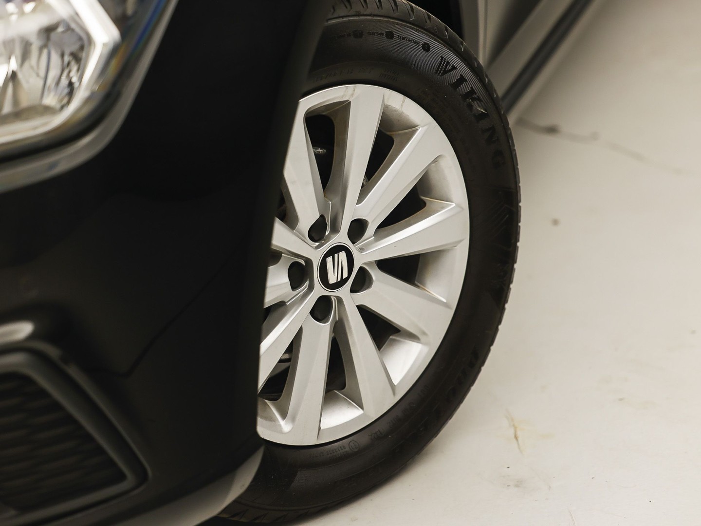 SEAT Ibiza 1.0 TSI Sport (GROOT NAVI, APPLE CARPLAY, GETINT GLAS, CAMERA, CRUISE, LM VELGEN, NIEUWE APK, NIEUWSTAAT)