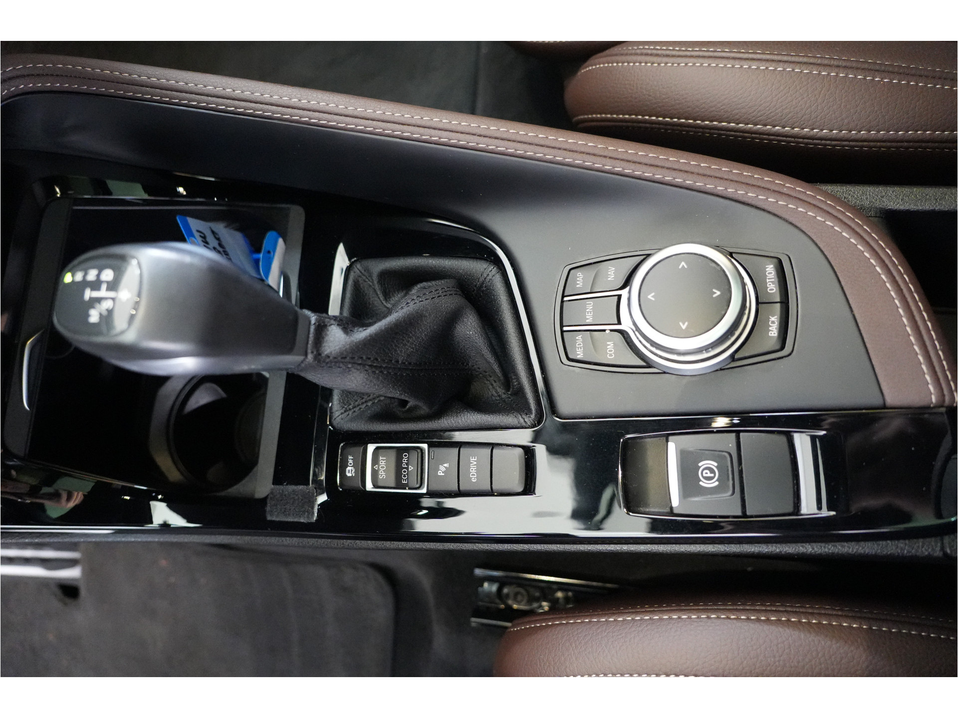 BMW X2 xDrive25e PHEV 220 pk | SOH 93% | M Sport | Pano | Leder | Head-up |