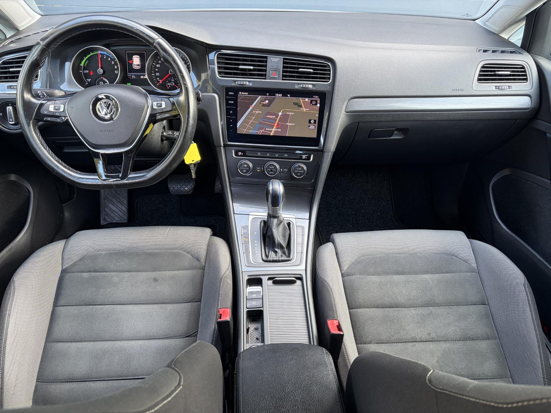 Volkswagen e-Golf ✓SOH 84,55%✓Carplay✓Navi✓LED✓Clima✓Cruise✓Pdc V+A✓Lm velgen✓N.A.P✓Apk tot 07-2027