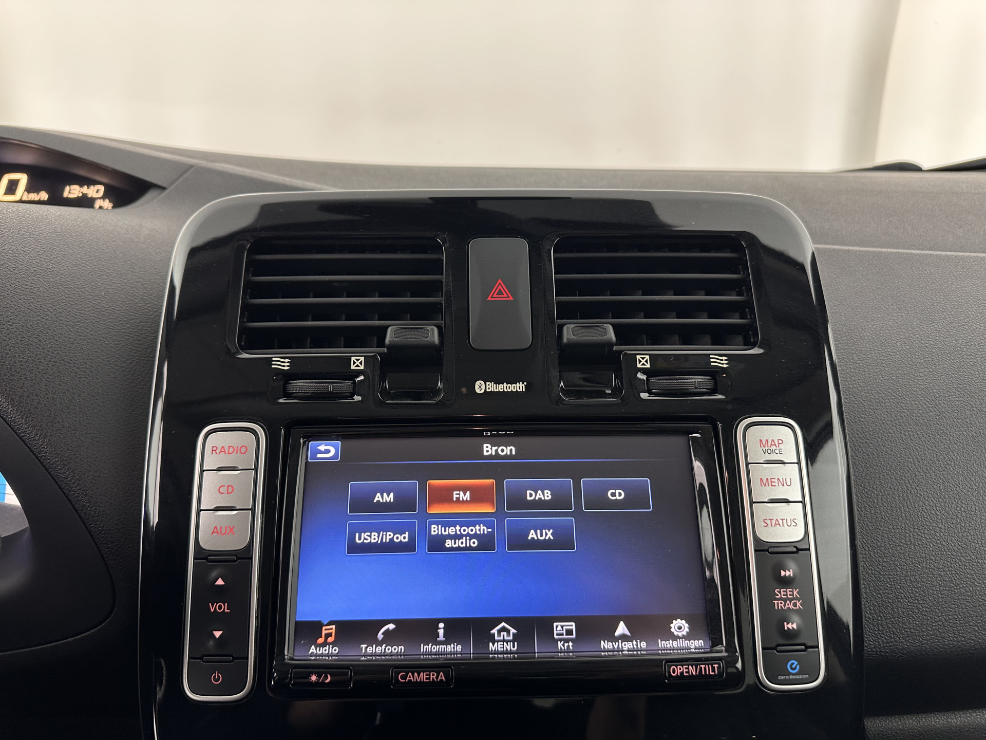 Nissan LEAF Business Edition 30 kWh Aut. *LEATHER | FULL-LED | BOSE-SURROUND | TOPVIEW | KEYLESS | NAVI-FULLMAP | ECC | HEATED-COMFORTSEATS | PRIVACYGLASS | DIGI-COCKPIT | DAB | 17"ALU*