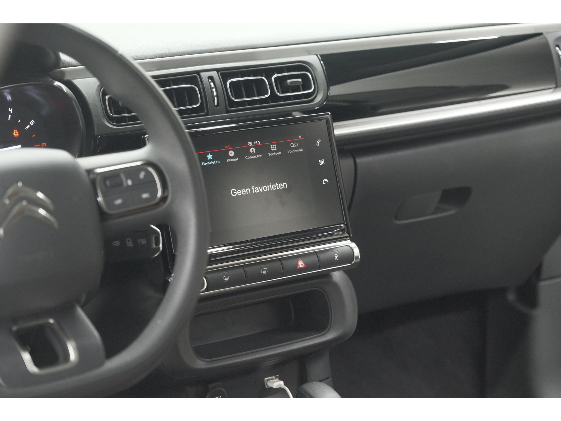 Citroen C3 PureTech 110 EAT6 Max | Apple Carplay | Parkeersensoren | Climate Control | 16 Inch Lichtmetalen Velgen