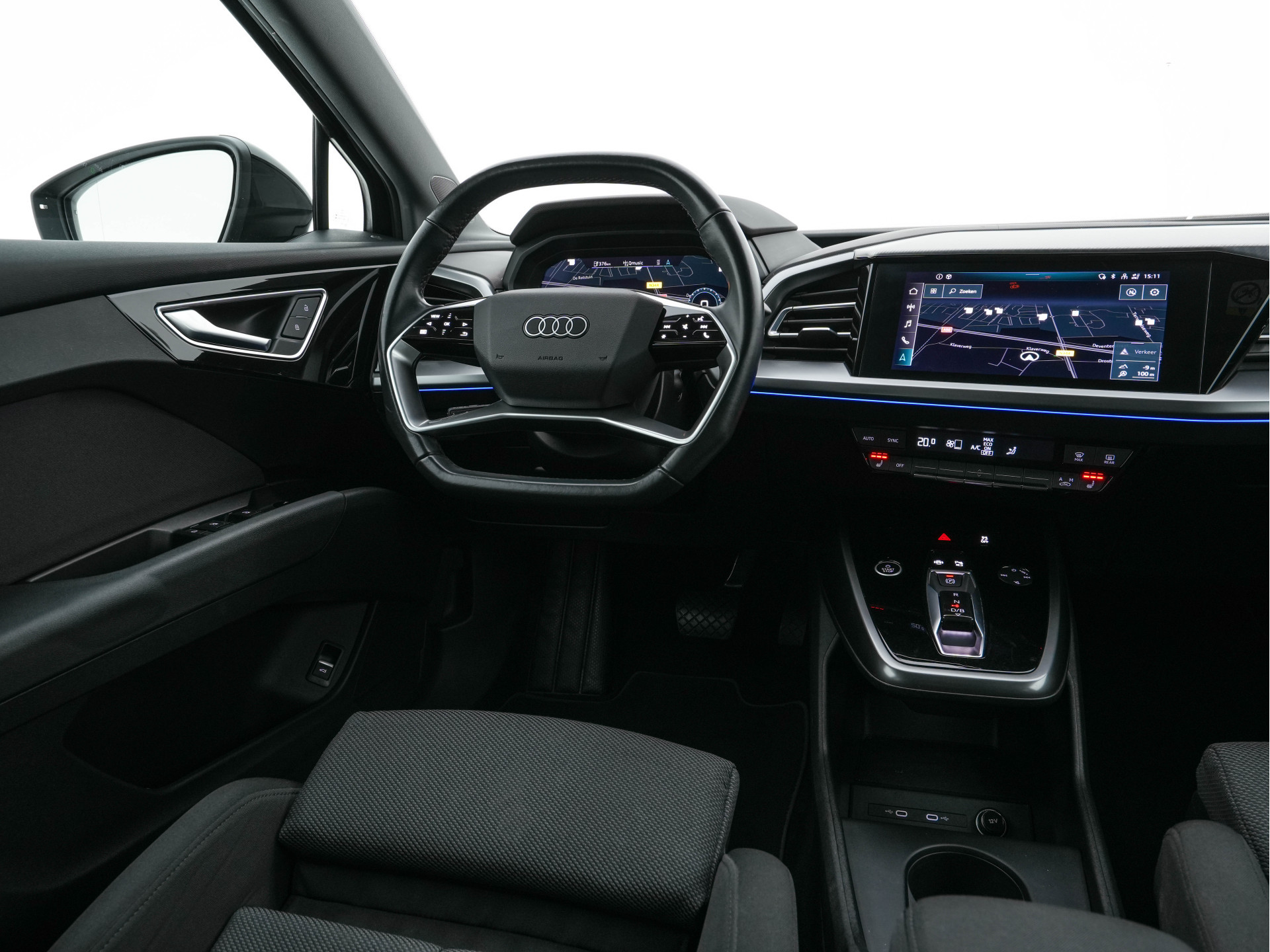 Audi Q4 e-tron 40 Launch edition Advanced Plus 77 kWh (3-Fase-11 kW) {SOH-93%} (INCL-BTW) *HEATPUMP | ADAPT-CRUISE | MATRIX-LED | NAVI-FULLMAP | KEYLESS | CAMERA | DIGI-COCKPIT | DAB | AMBIENT-LIGHT | HEATED-SPORTSEATS | SHIFT-PADDLES | PRIVACY-GLASS | 19