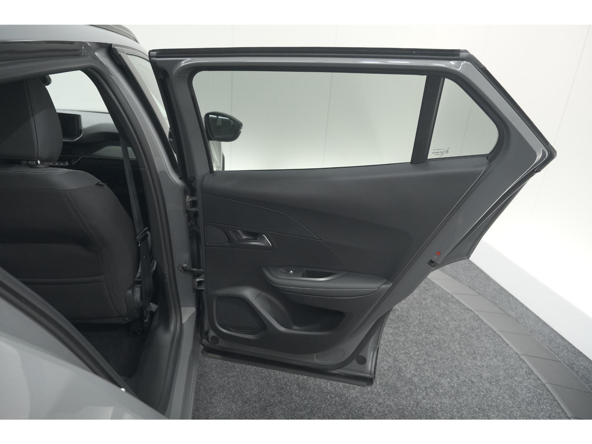Peugeot 2008 PureTech 130 EAT8 Allure | 360 Camera | Adaptieve Cruise Control | Navigatie